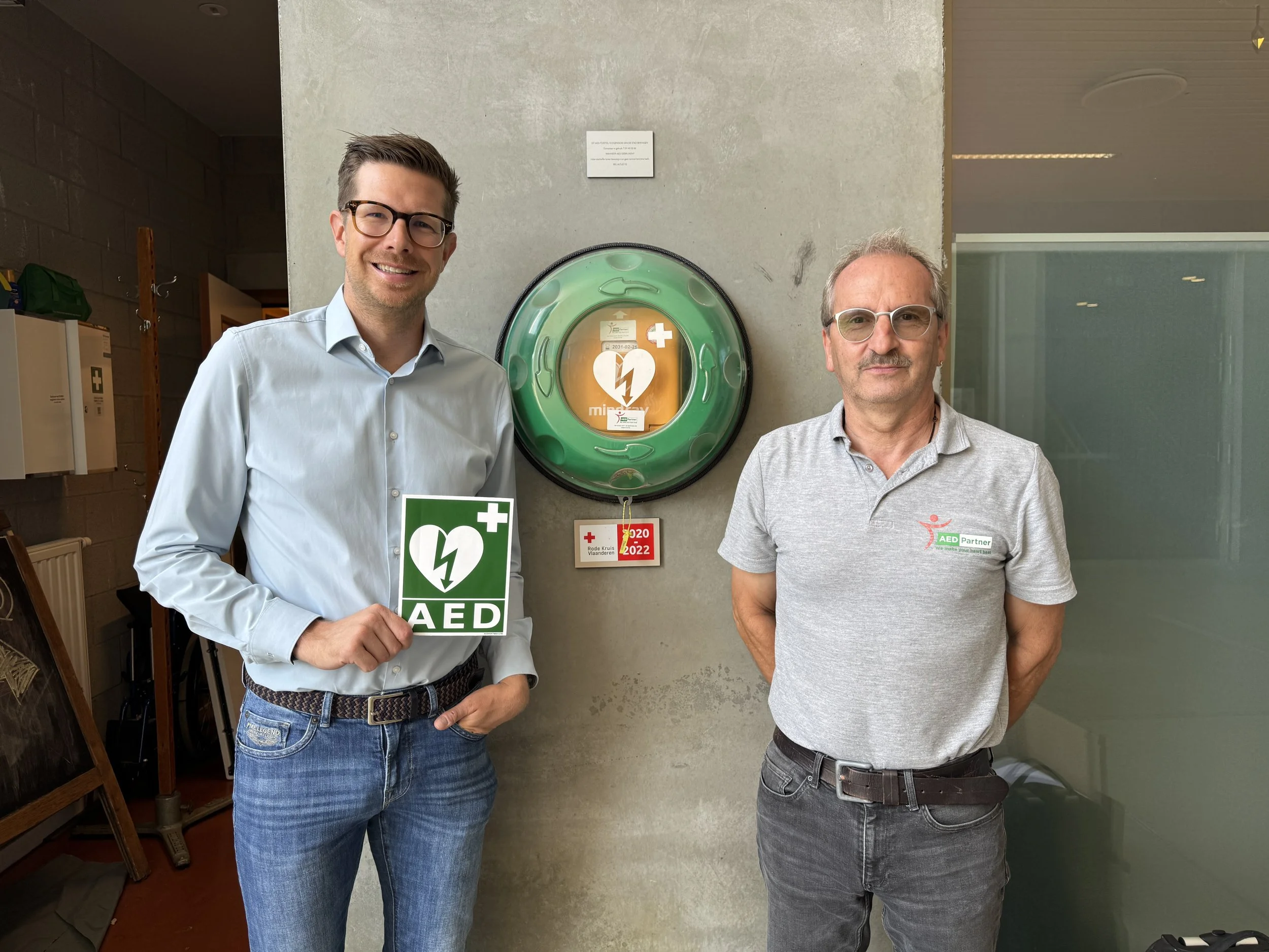 Stad Beringen breidt netwerk van AED-toestellen verder uit: drie nieuwe locaties en negen toestellen vernieuwd