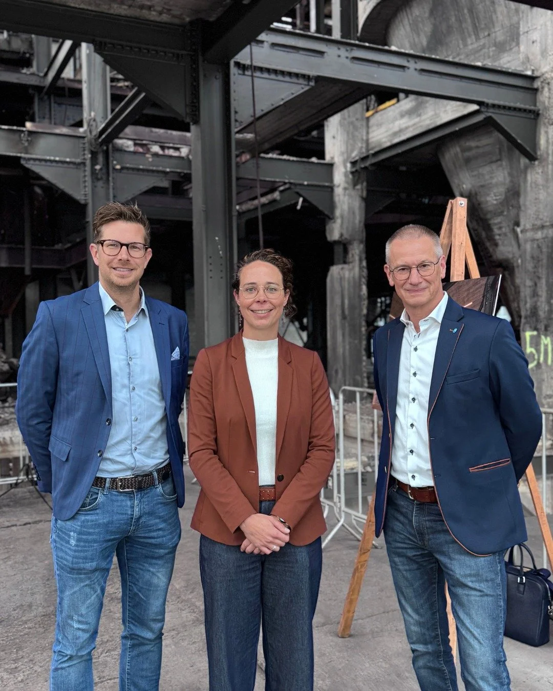 𝗞𝗼𝗹𝗲𝗻𝘄𝗮𝘀𝘀𝗲𝗿𝗶𝗷 𝟰 𝗼𝗽 𝗯𝗲-𝗠𝗜𝗡𝗘 𝗸𝗿𝗶𝗷𝗴𝘁 𝘀𝘁𝗶𝗹𝗮𝗮𝗻 𝗲𝗲𝗻 𝘃𝗼𝗹𝗹𝗲𝗱𝗶𝗴 𝗻𝗶𝗲𝘂𝘄 𝗹𝗲𝘃𝗲𝗻. 🏭

Waar vroeger steenkool werd gesorteerd, komt straks ruimte voor sport, ondernemerschap en wonen: 
🏋️ Een nieuwe fitness o