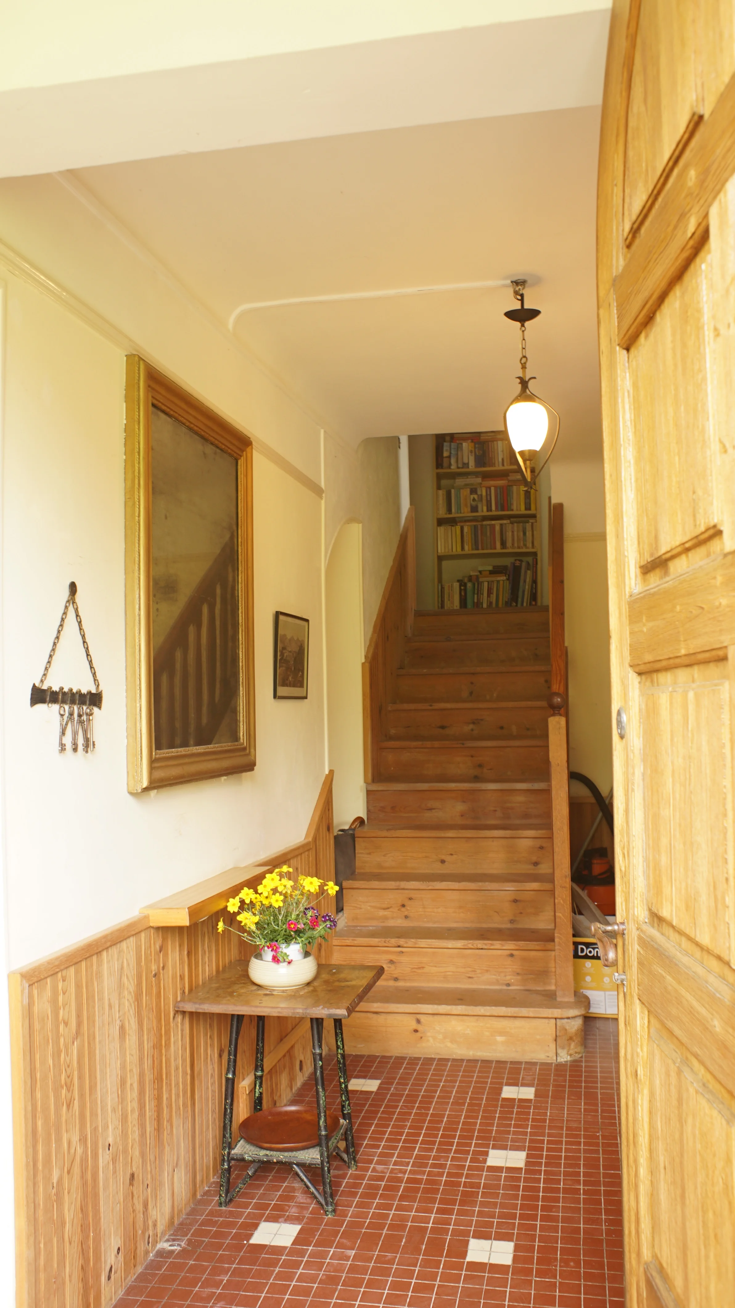 hall vertical.JPG