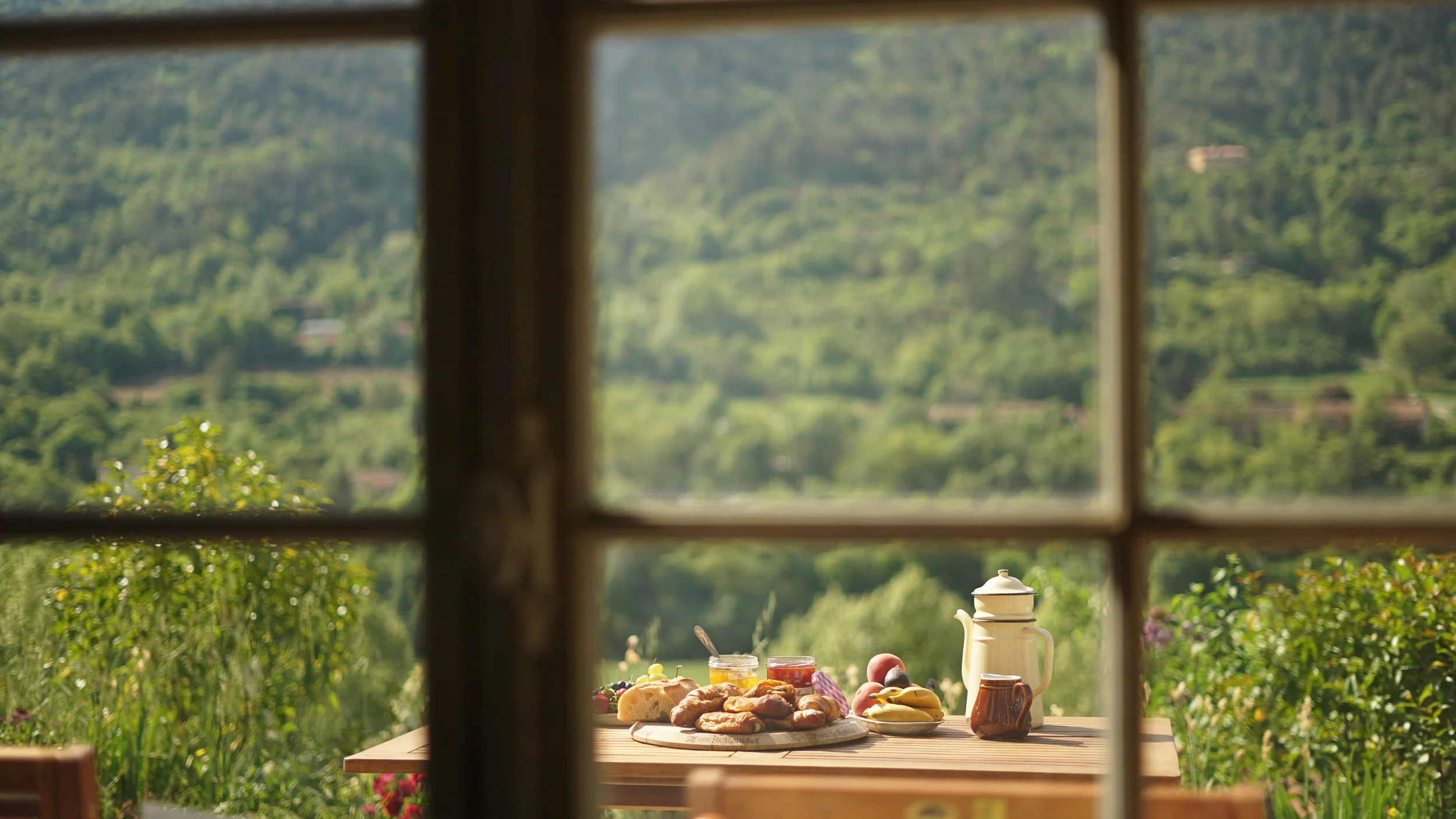 breakfast through the window.JPG