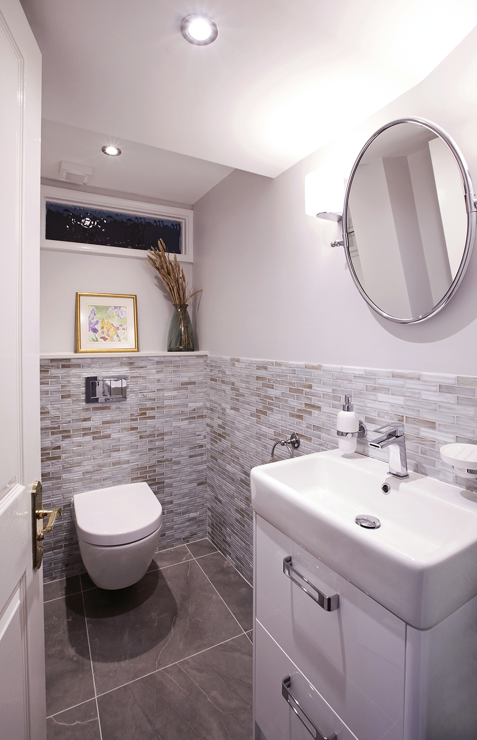 bathroom_one.jpg