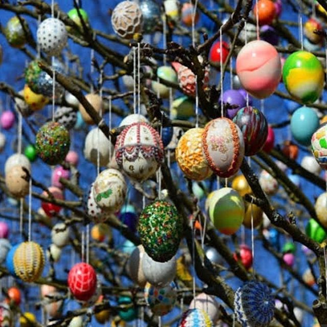 Happy Easter everyone, may any egg you open today be filled with creativity, beauty and love. 💙