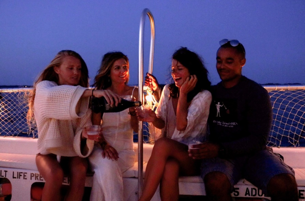 You and your loved ones are bound to make lifelong memories, so call to reserve your boat today and get started tonight. Cheers!