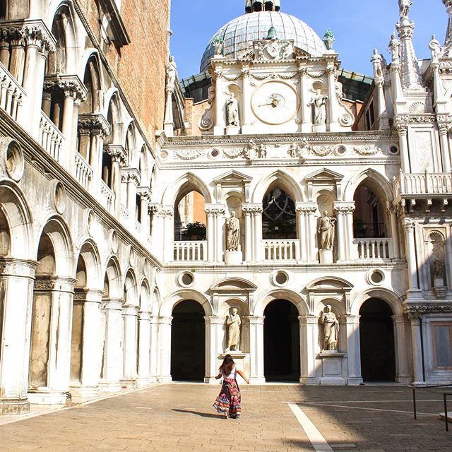 Feeling absolutely magical at the courtyard of the Doge&rsquo;s Palace ✨