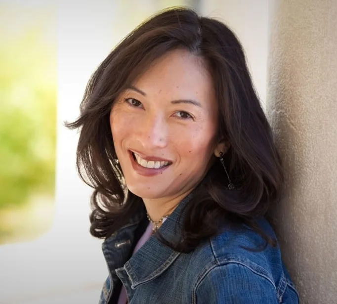 Denise Lee Yohn.jpg
