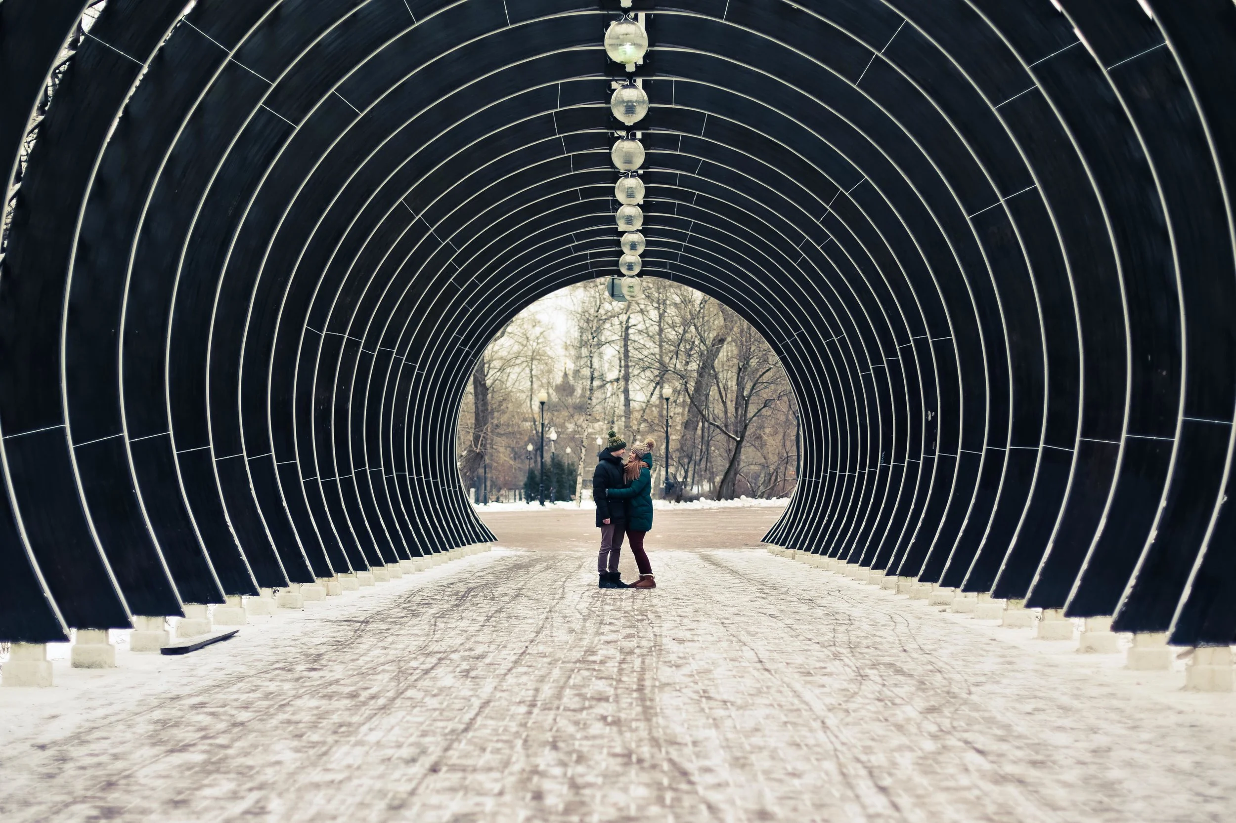 Winter couple photography by Daria Nova, destination wedding photographer
