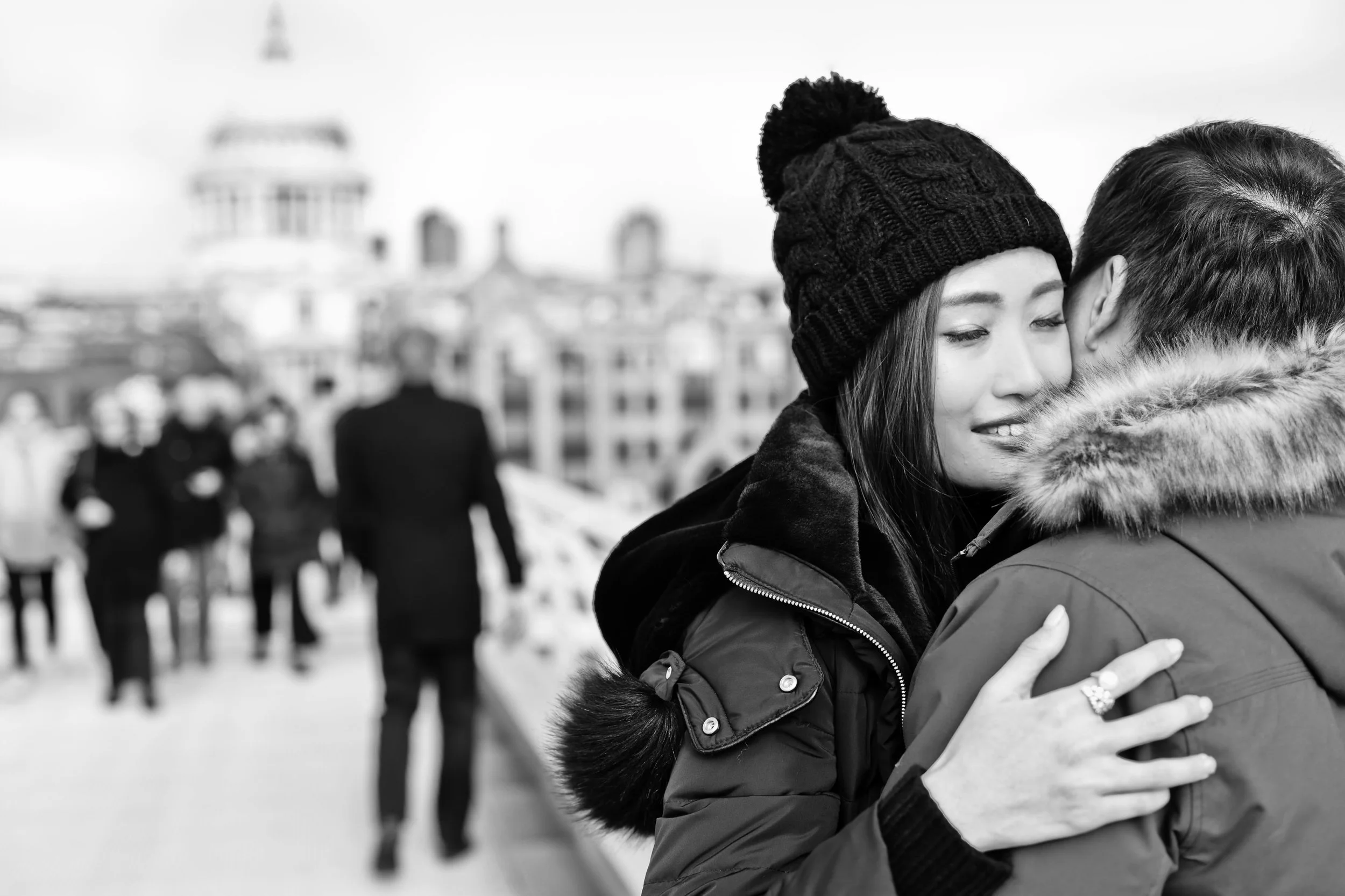 black-and-white-st-pauls-london-couple.jpg