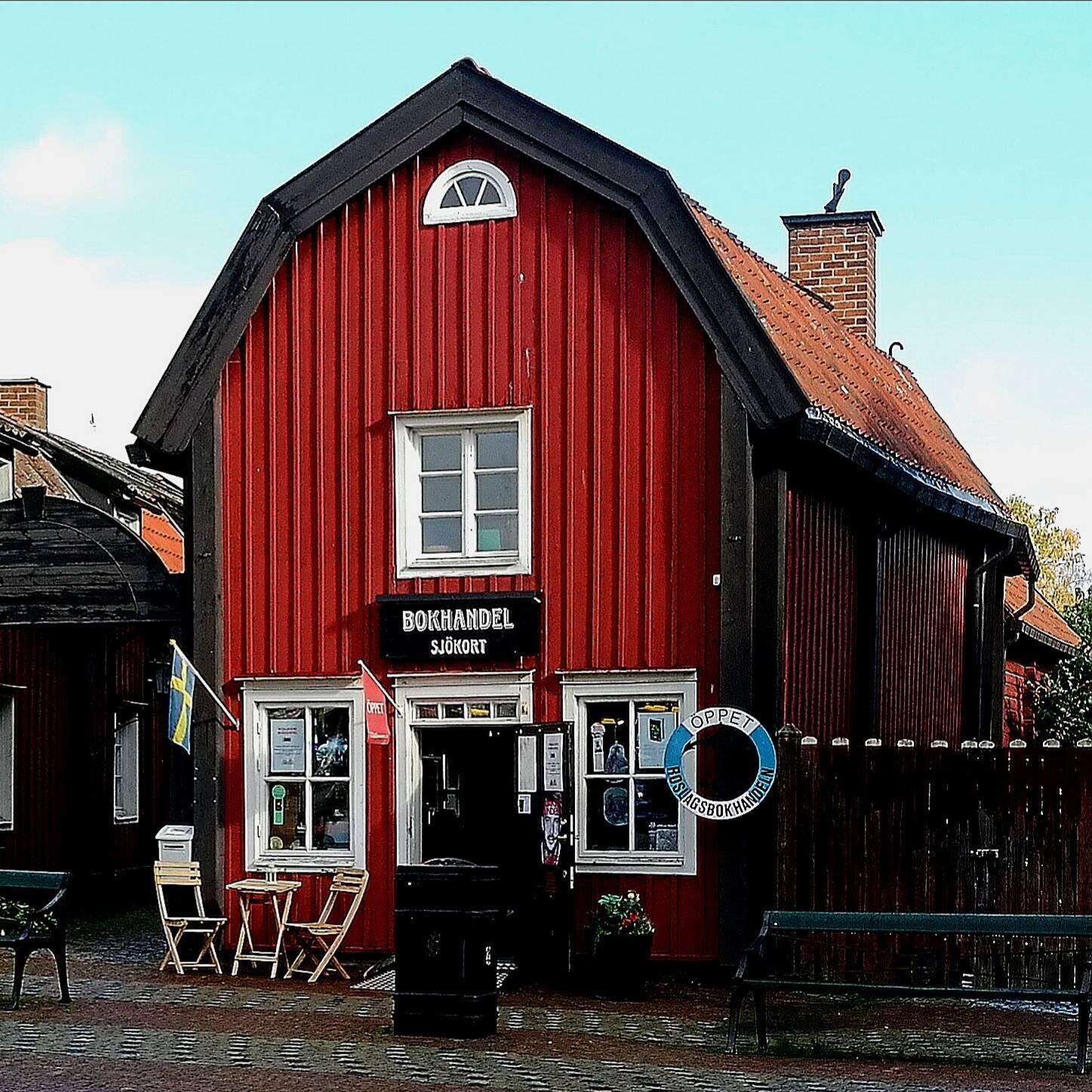 Signering av mina böcker på Roslagens bokhandel