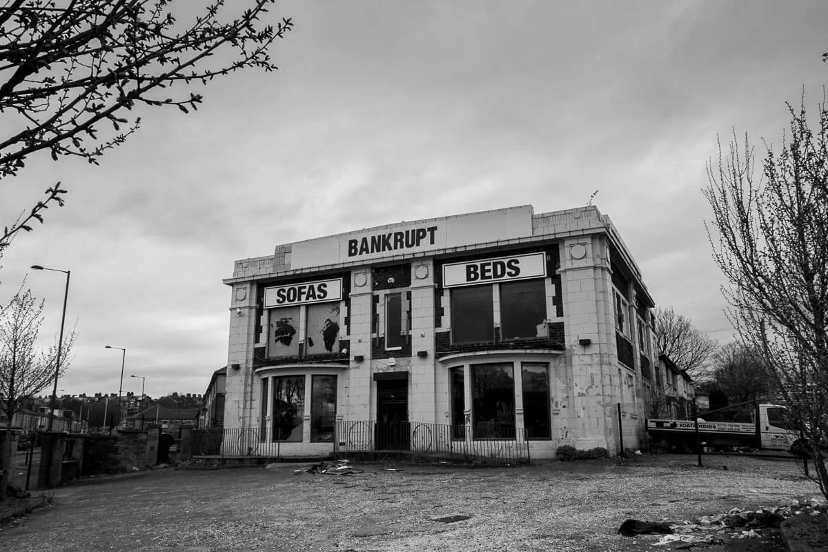  CJ FEATURES : BANKRUPT -  JOHN BOLLOTEN - DOCUMENTARY PHOTOGRAPHY