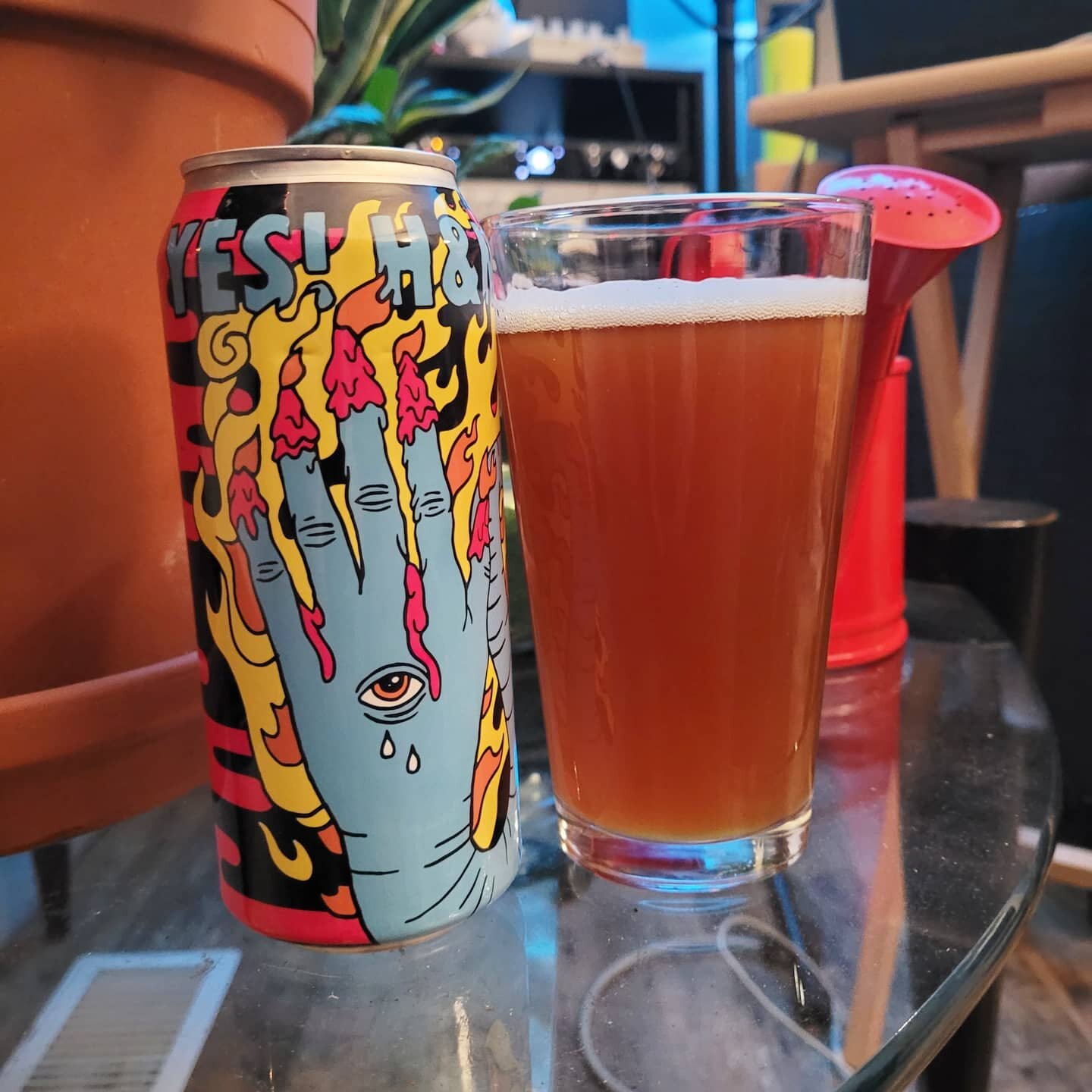 Can you guess what album we are pairing with this dope ass can? Shout out to @collectivebrew and @illuminatedbrewworks for making a beer that somehow tastes better than it looks, which is admirable for how cool this can is!! 🤸&zwj;♀️💃🧞&zwj;♂️🖐
.
