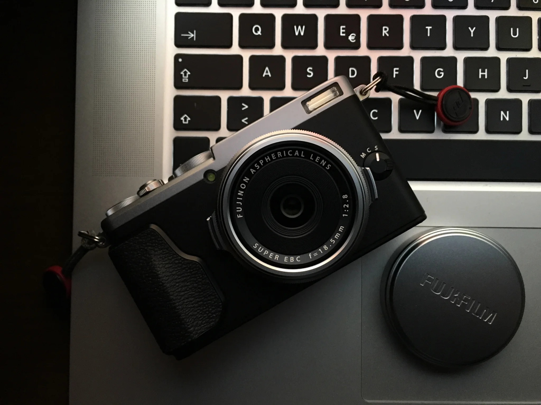 Fujifilm X70