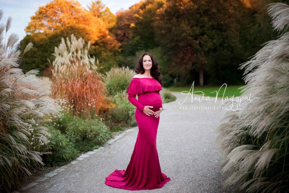 Maternity in fall