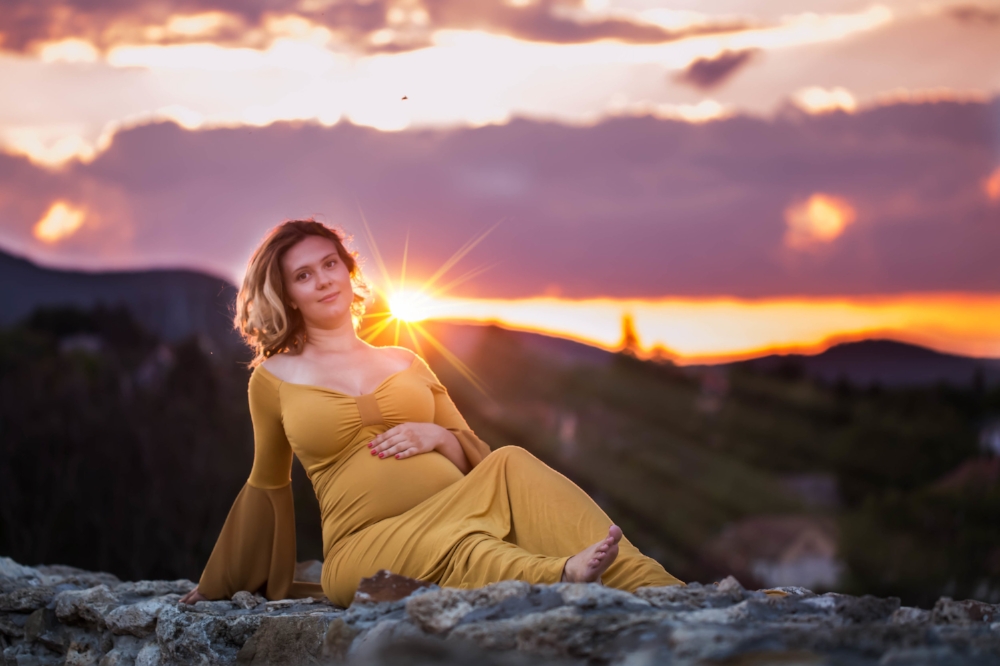 outdoor-maternity-photography-munich.jpeg