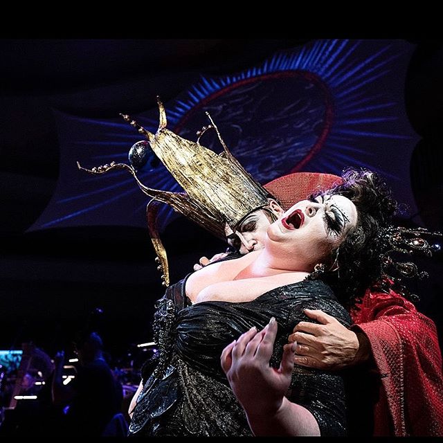 Time to take a bite out of Hamburg. Opening night of Le Grande Macabre tonight at the @elbphilharmonie with @alantgil at the helm. Insanely amazing production by @dogfishduckfish with fantastic costumes by @catherinezuber. 📸 by @peterhundert #luckyl