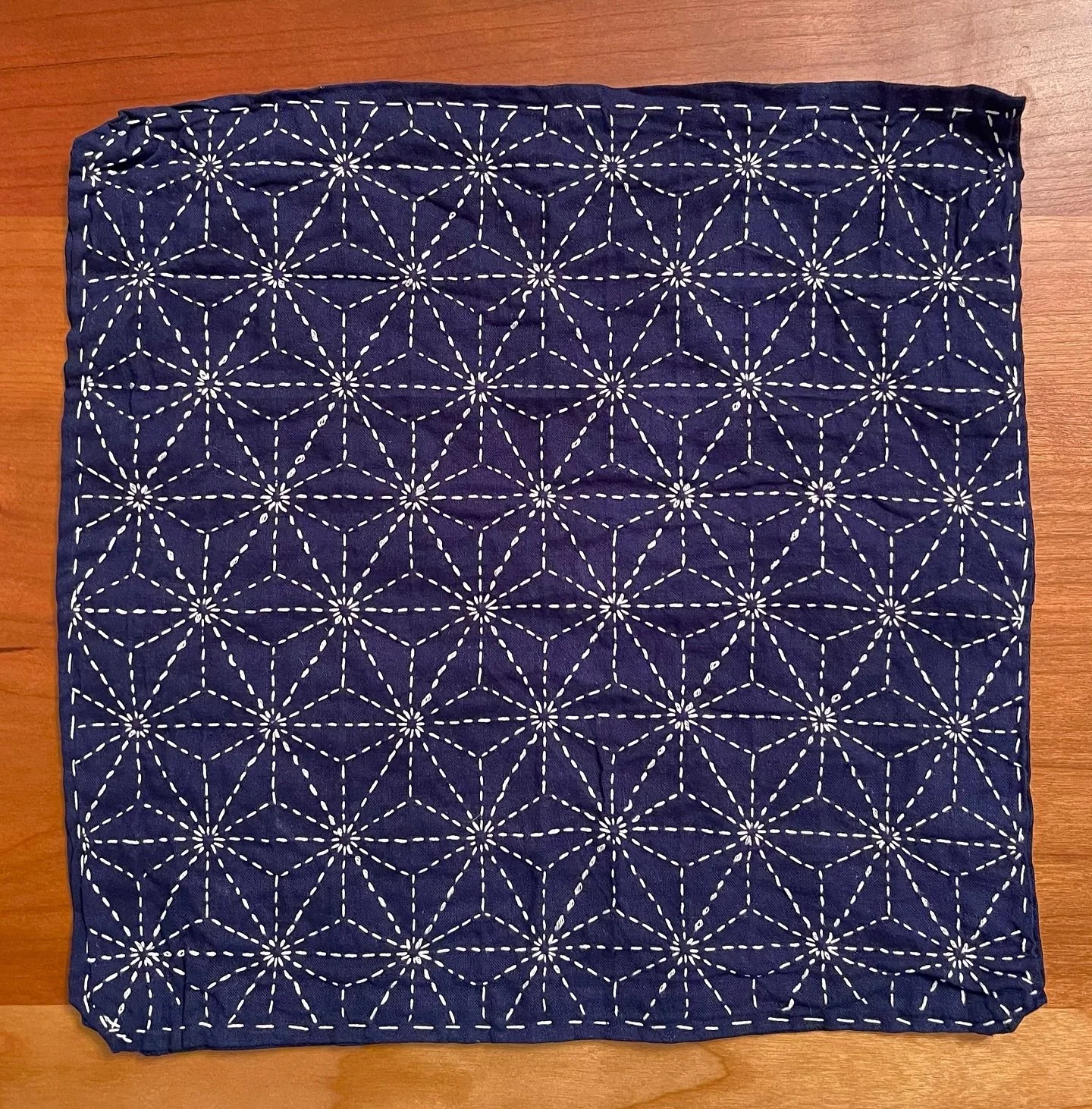 more sashiko practice 

#sashiko #asanoha #stitching #japan