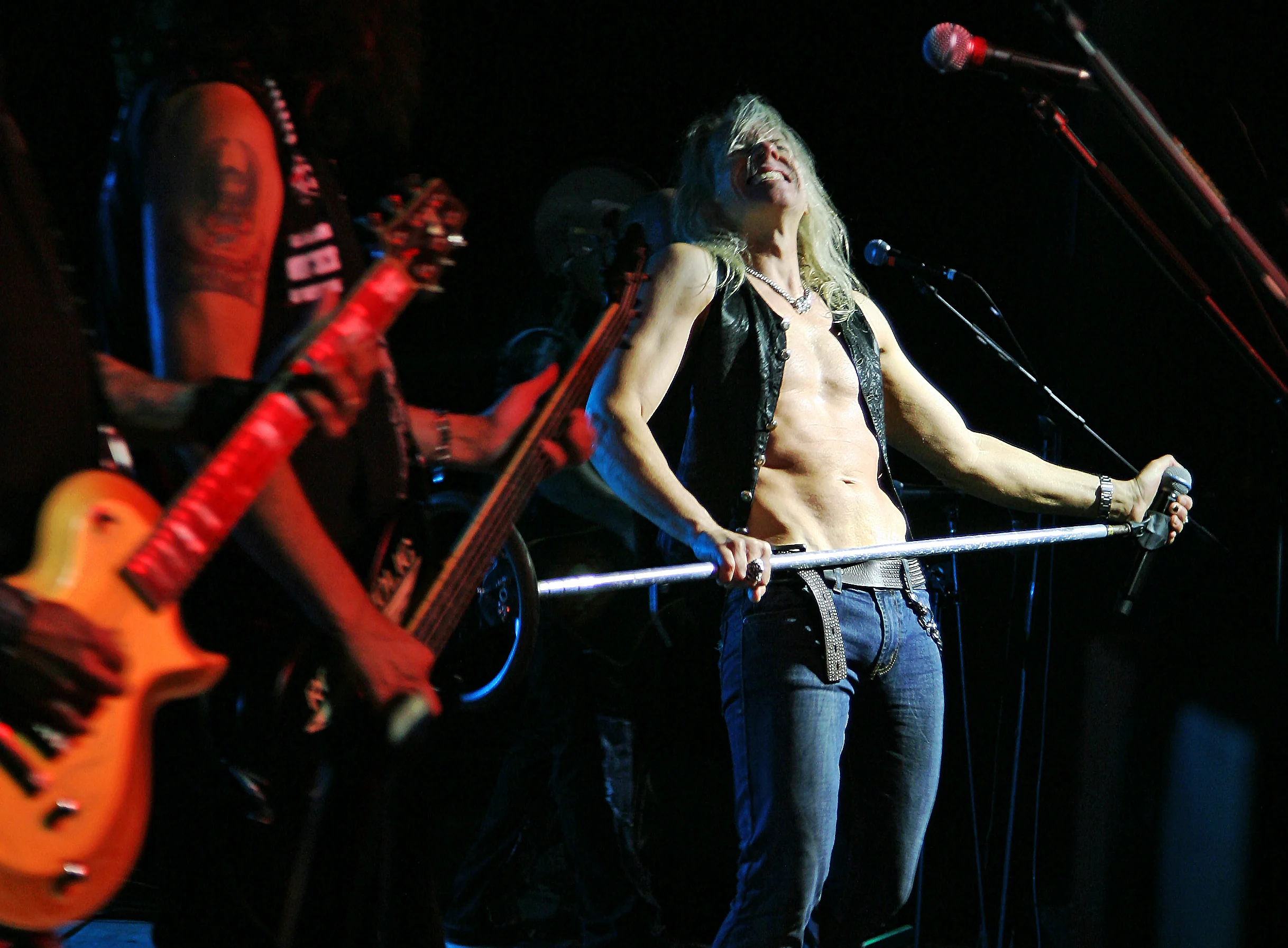 Robert Sing Spotlite Close 1.jpg