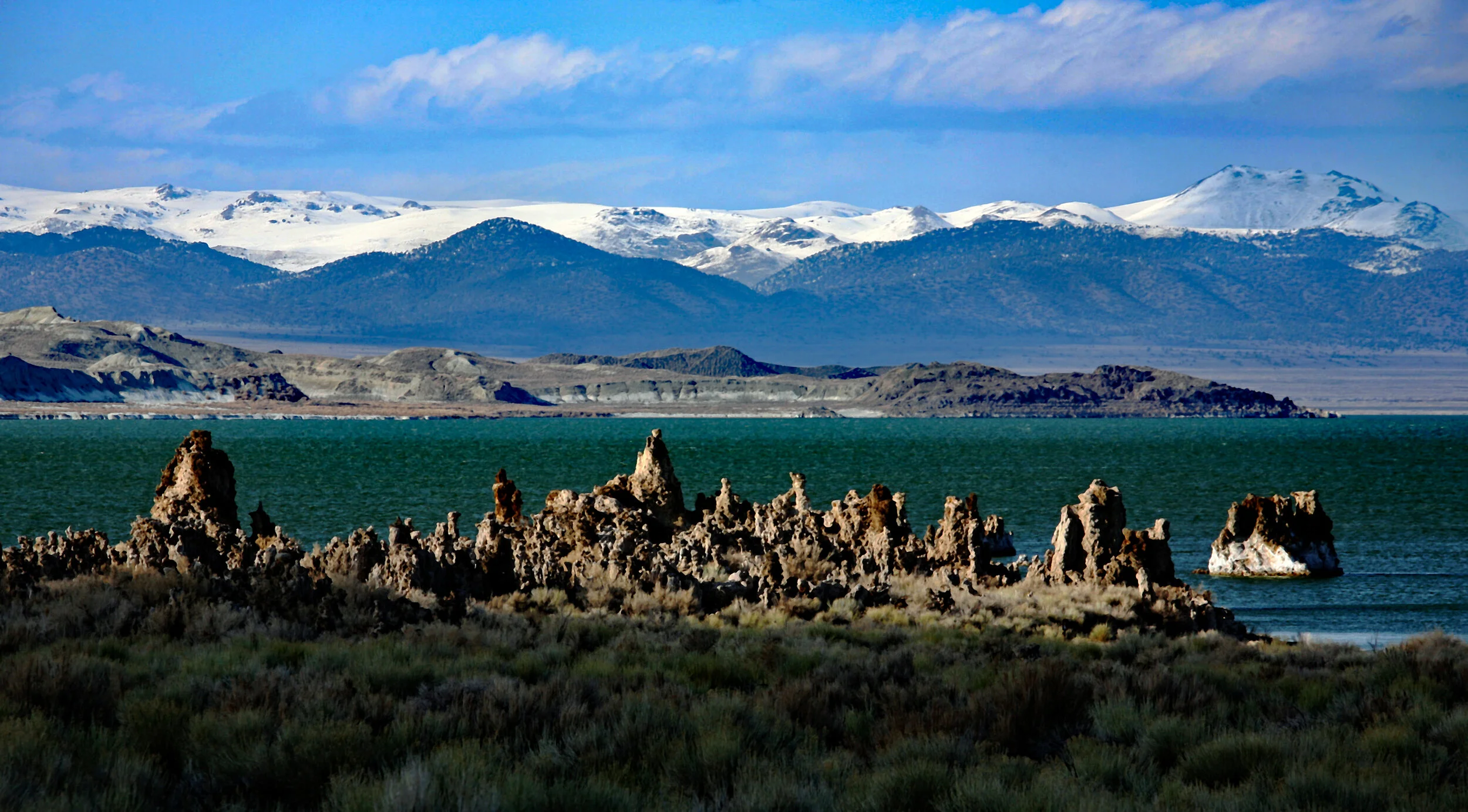 Mono lake sufi rocks mountains.jpg