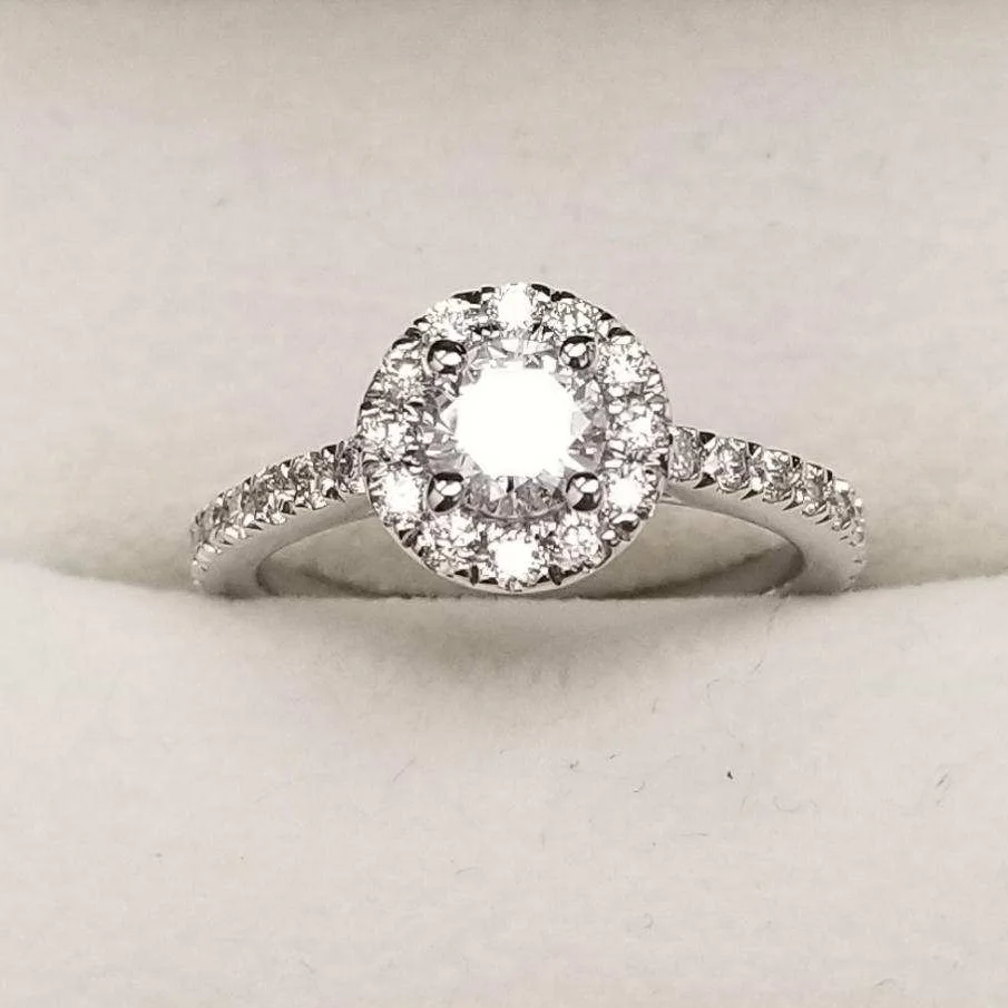 Round Brialliant Diamond Ring AS SEEN ON THE TODAY SHOW