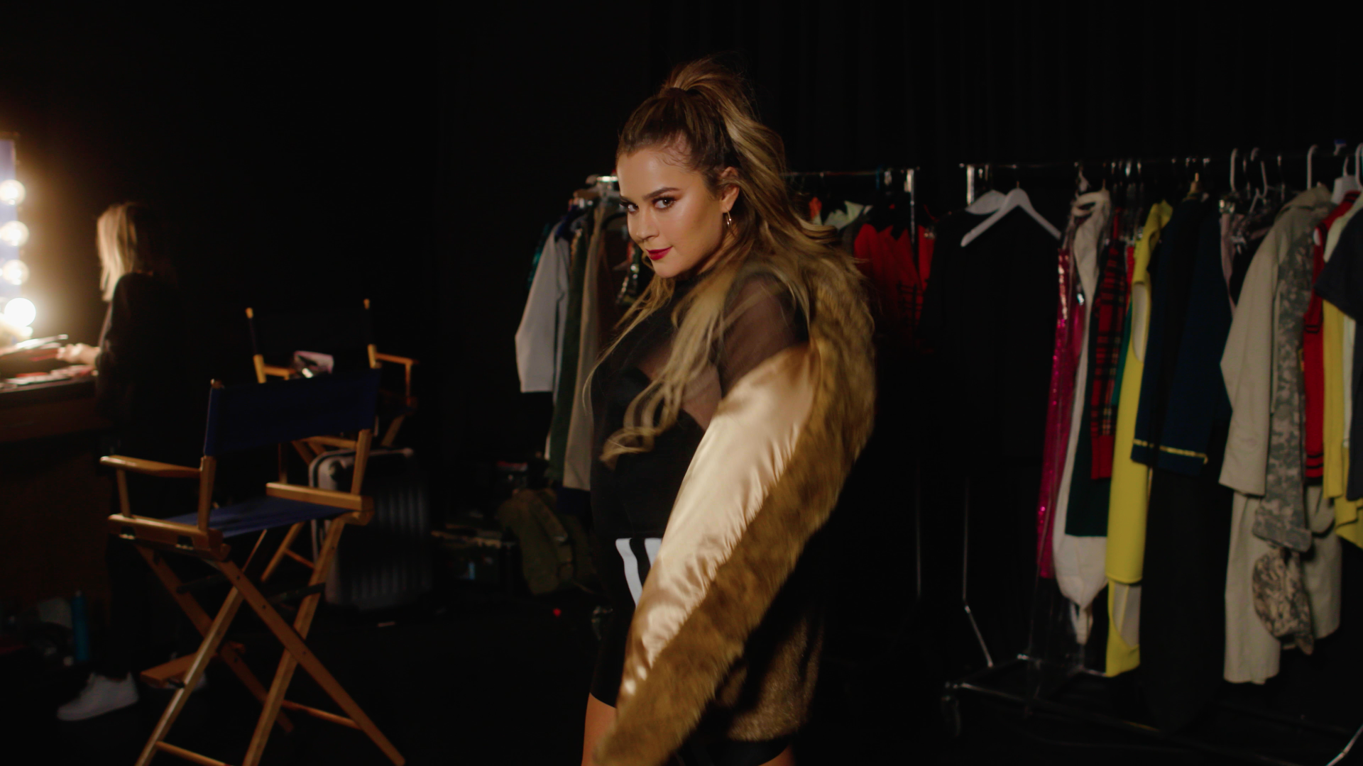 Tessa_Backstage_00017.png