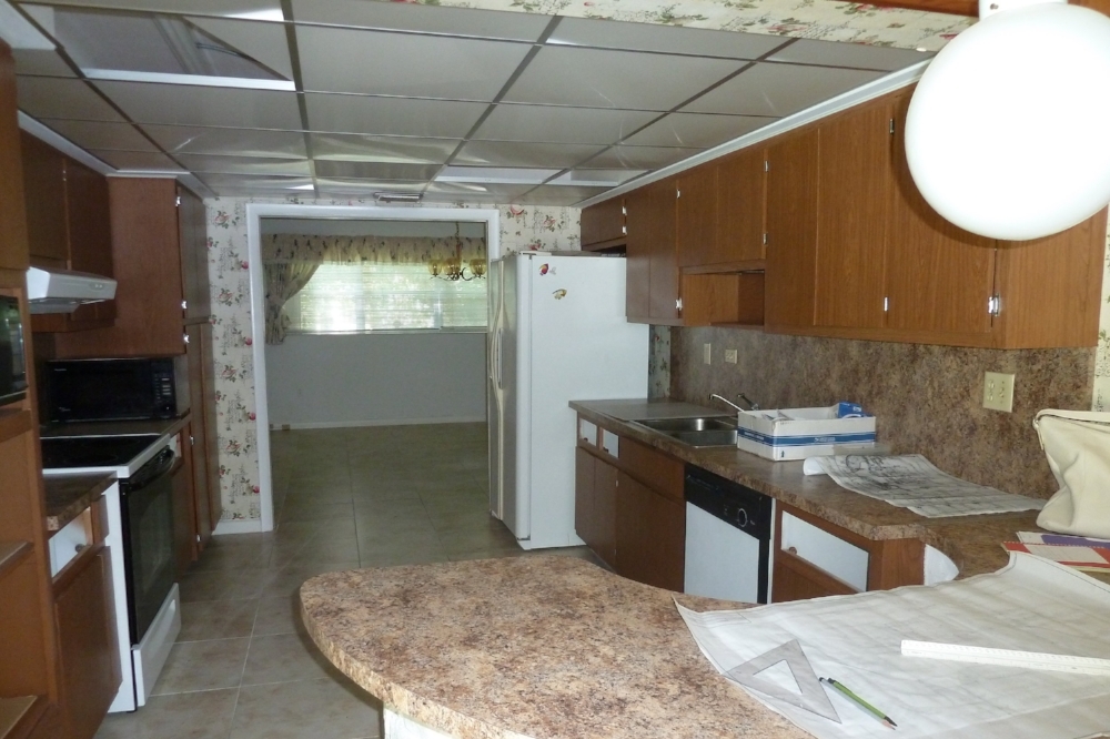 Kitchen_B.JPG