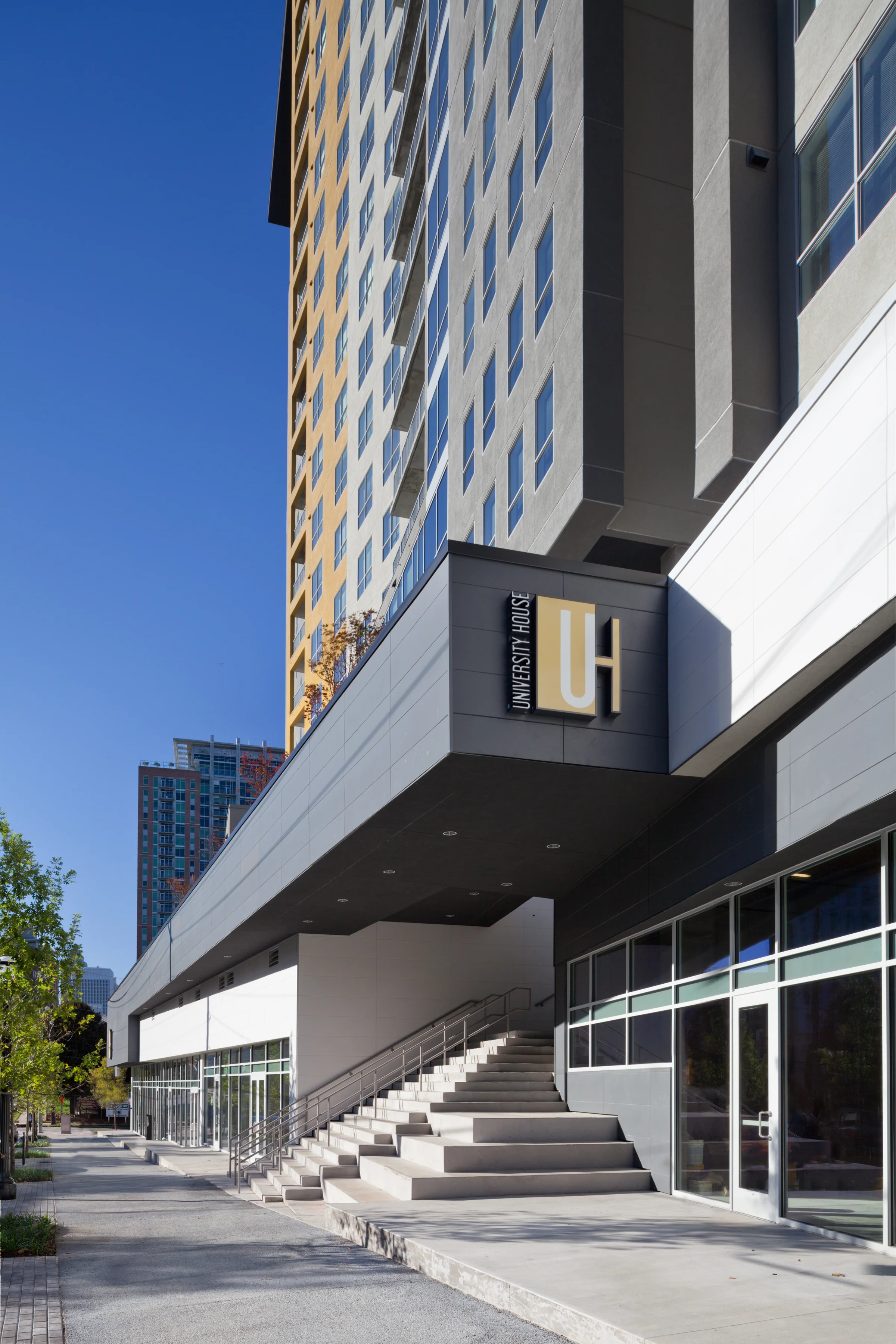 Inland American Communities to top off UH Midtown