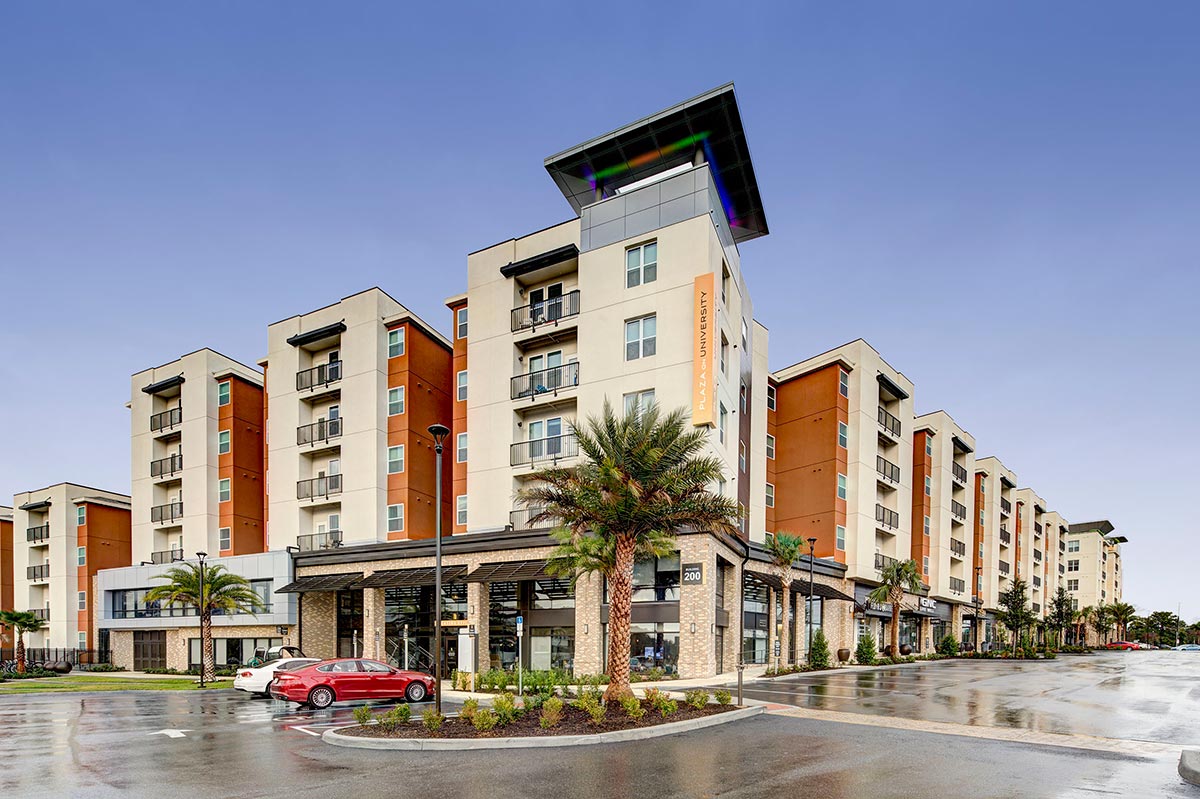 The Plaza on University&lt;/br&gt;&lt;em&gt;Orlando, Florida&lt;/em&gt;|offcampusstudenthousing mixeduse