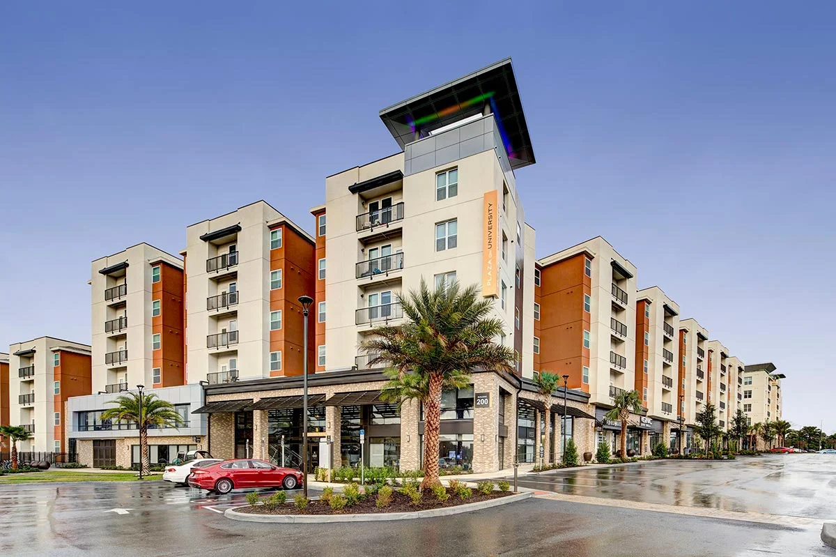 The Plaza on University</br><em>Orlando, Florida</em>|offcampusstudenthousing mixeduse