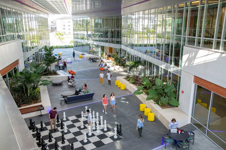 Flamingo Crossings Village&lt;/br&gt;&lt;em&gt;Orlando, Florida&lt;/em&gt;|featured residencehalls offcampusstudenthousing