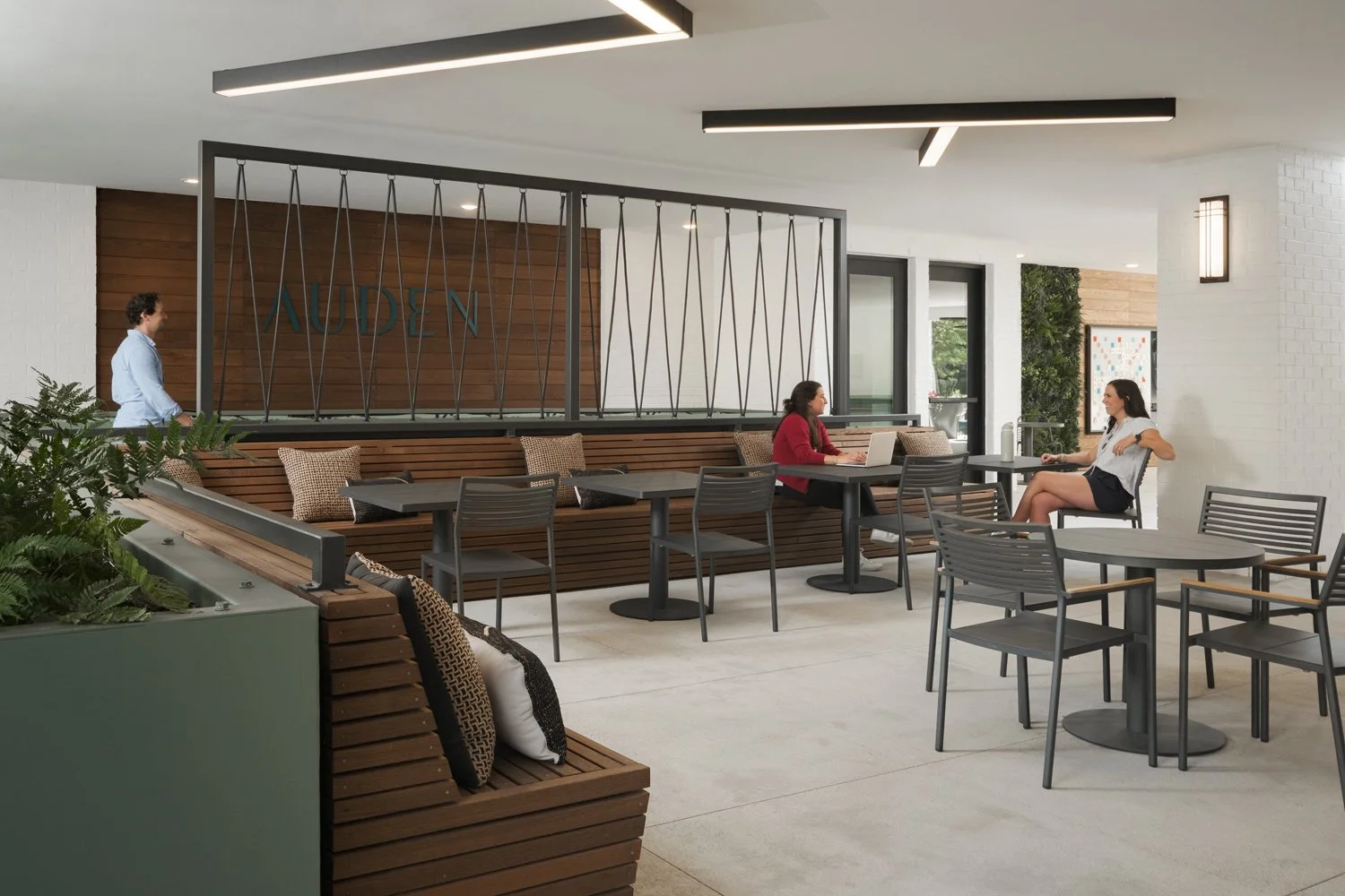 Auden-Atlanta_19_breezeway-seating.jpg