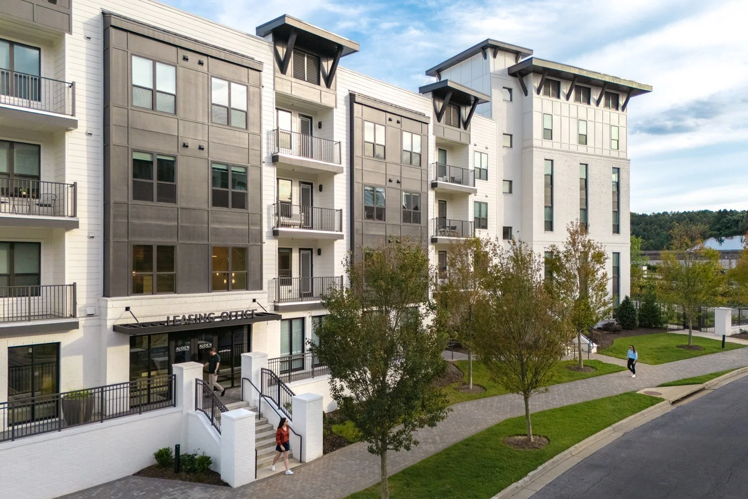 Auden-Atlanta_8_leasing-office-horiz.jpg