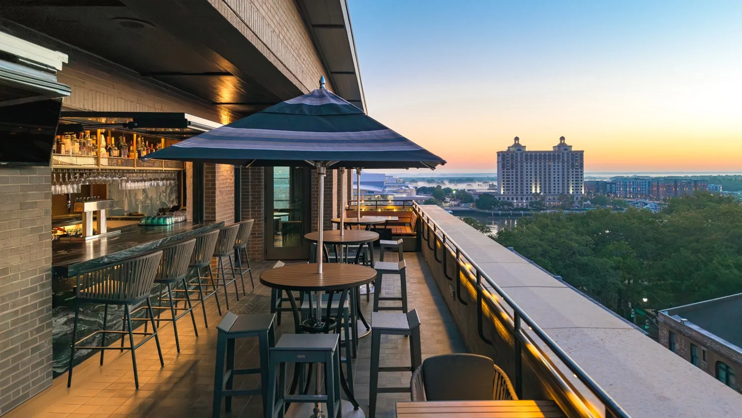 Tempo-by-Hilton_rooftop-bar-outdoor-seating.jpg