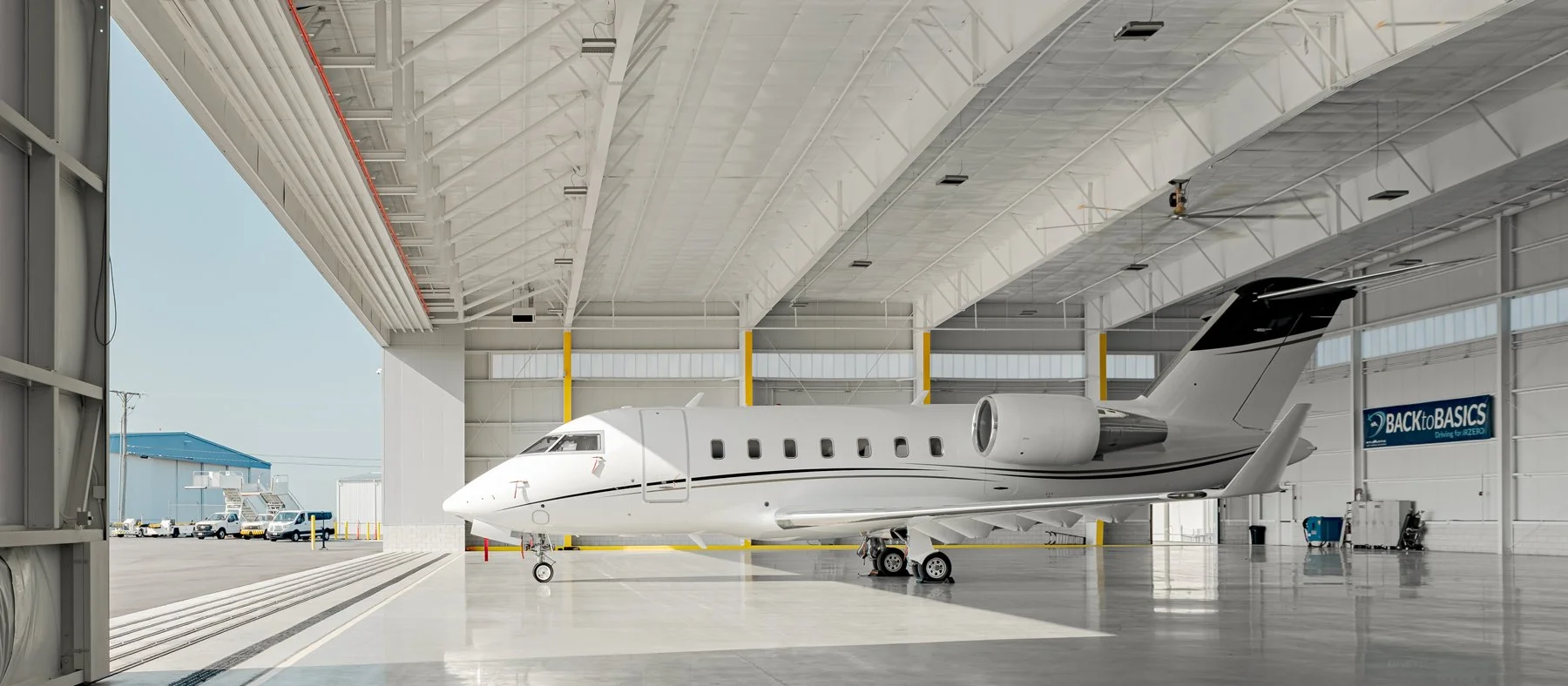 Atlantic-Aviation-BNA_H19_interior-bay_print.jpg