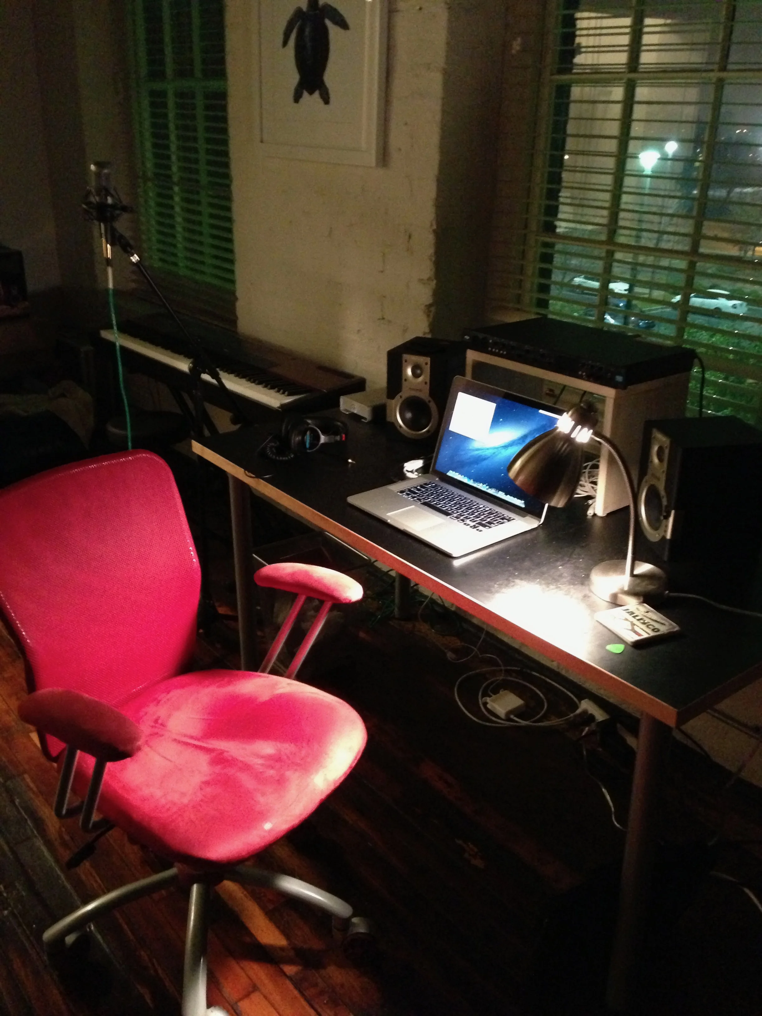 Augusta 2012: THE LOFT. I'm sitting in this red chair right now in 2017. and it is SO UNCOMFORTABLE.