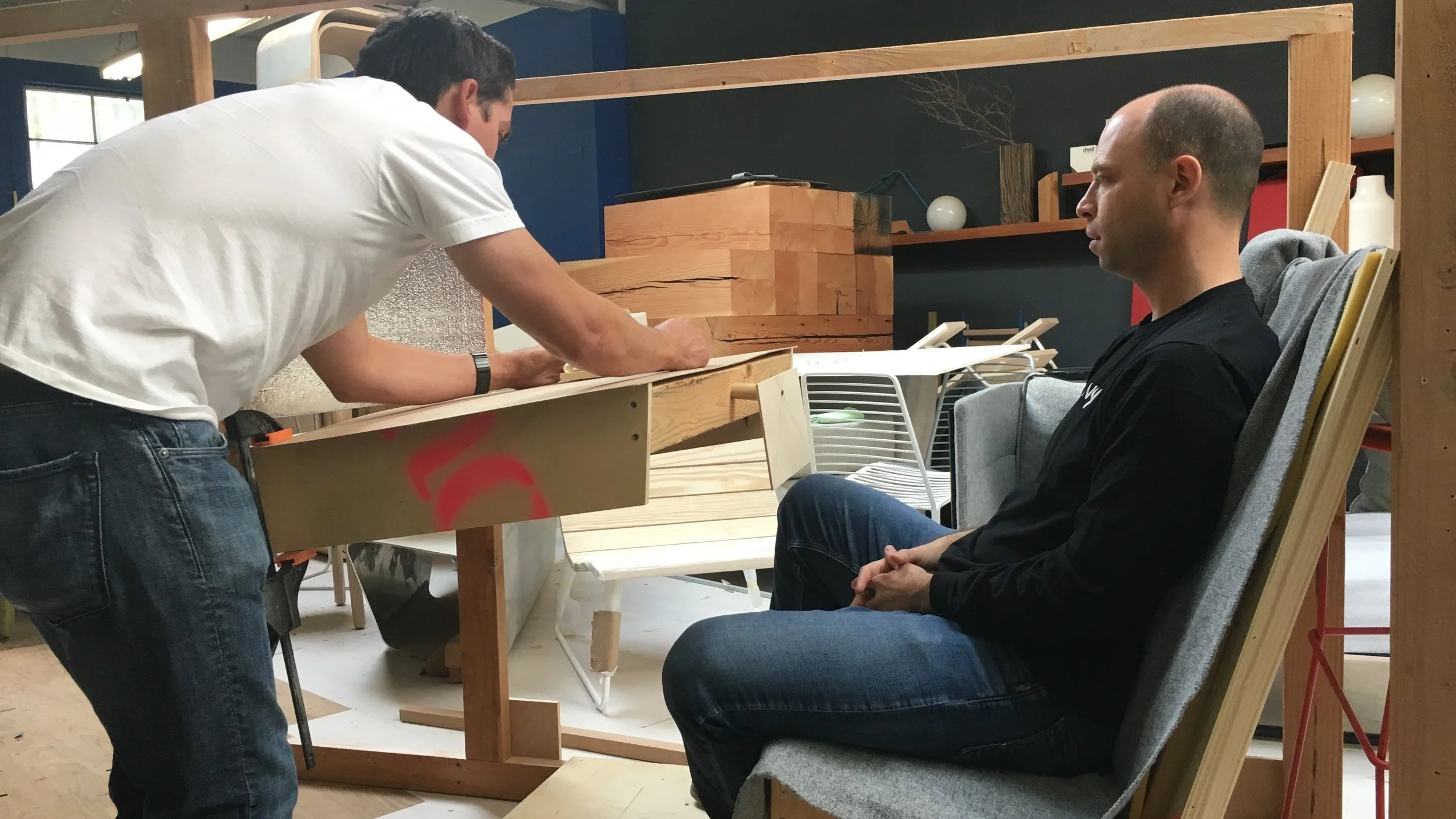 exhibits that educate.