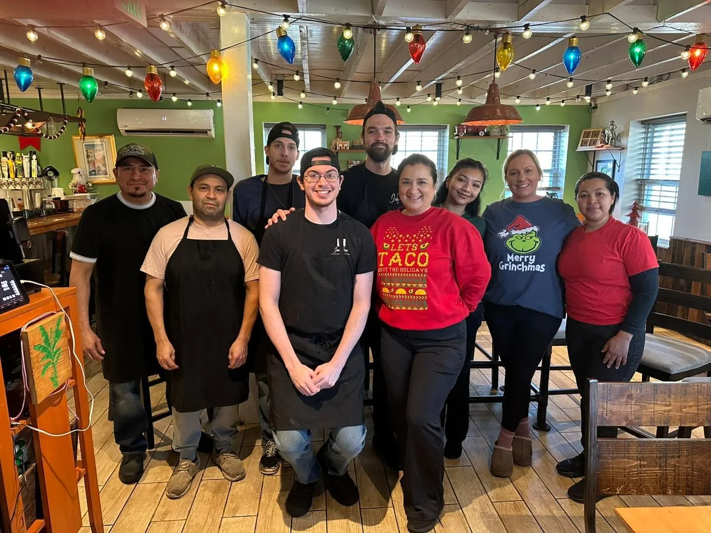🎄 Here&rsquo;s our Christmas Eve crew &mdash; here today until 4pm, getting those holiday meal and coquito orders out and spreading all the holiday cheer we can.

Happy Holidays from the Jay&rsquo;s family to yours 🤍

#JaysLatinKitchen #ChristmasEv