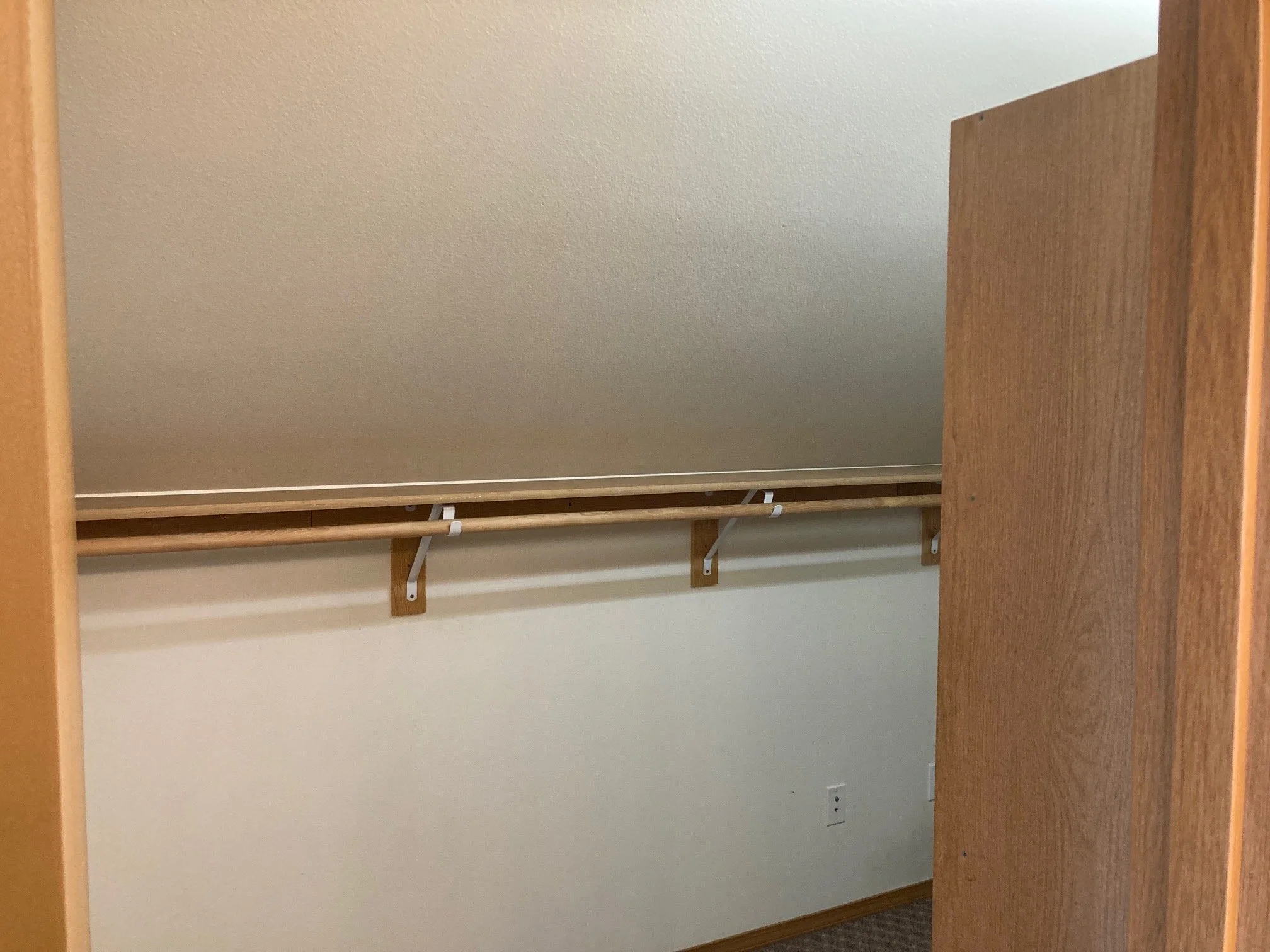 walk-in closet.jpeg