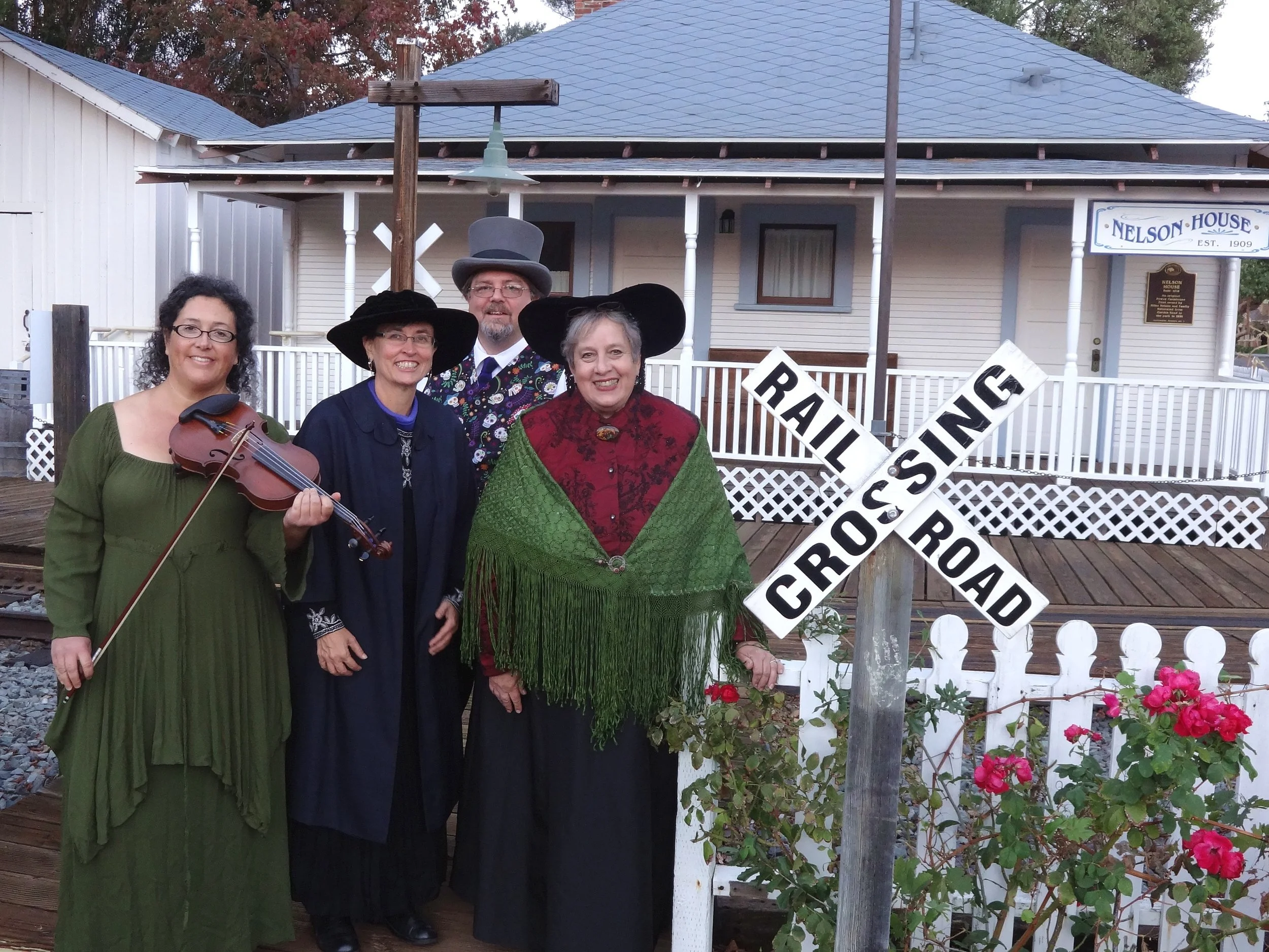 PowayGhostWalk-2013-04_DSC04988-FourByCrossing lg.jpg