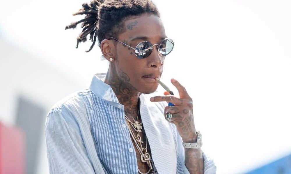 Wow... Wiz Khalifa Caught Biting Whole Banana!!!