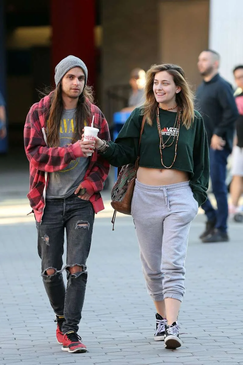 Paris Jackson is all SMILES After Suicide Scare!!!