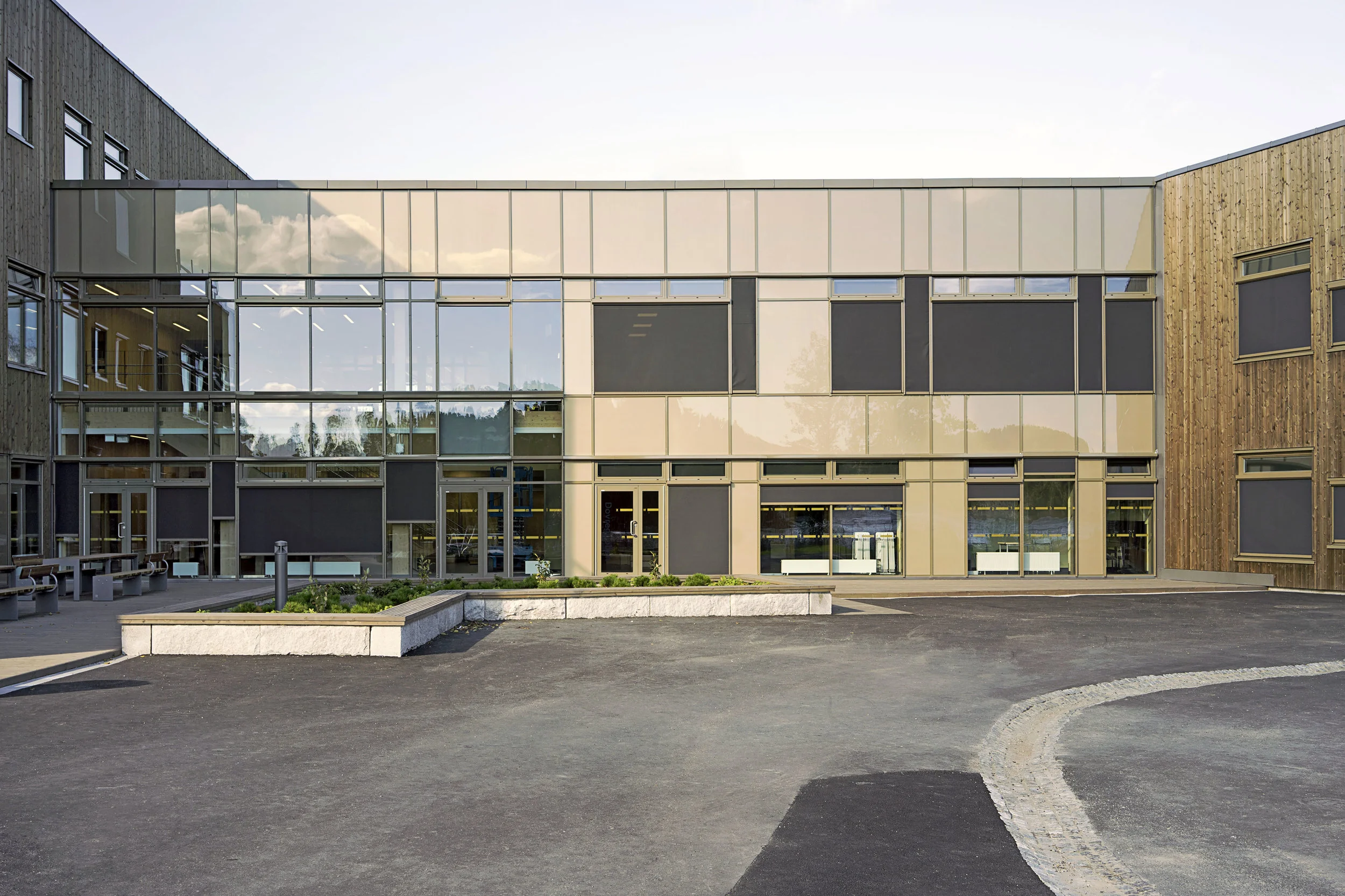 Planforum Arkitekter_Ytre Enebakk skole_Foto Eli Haugen Sandnes_Fasade 06.jpg