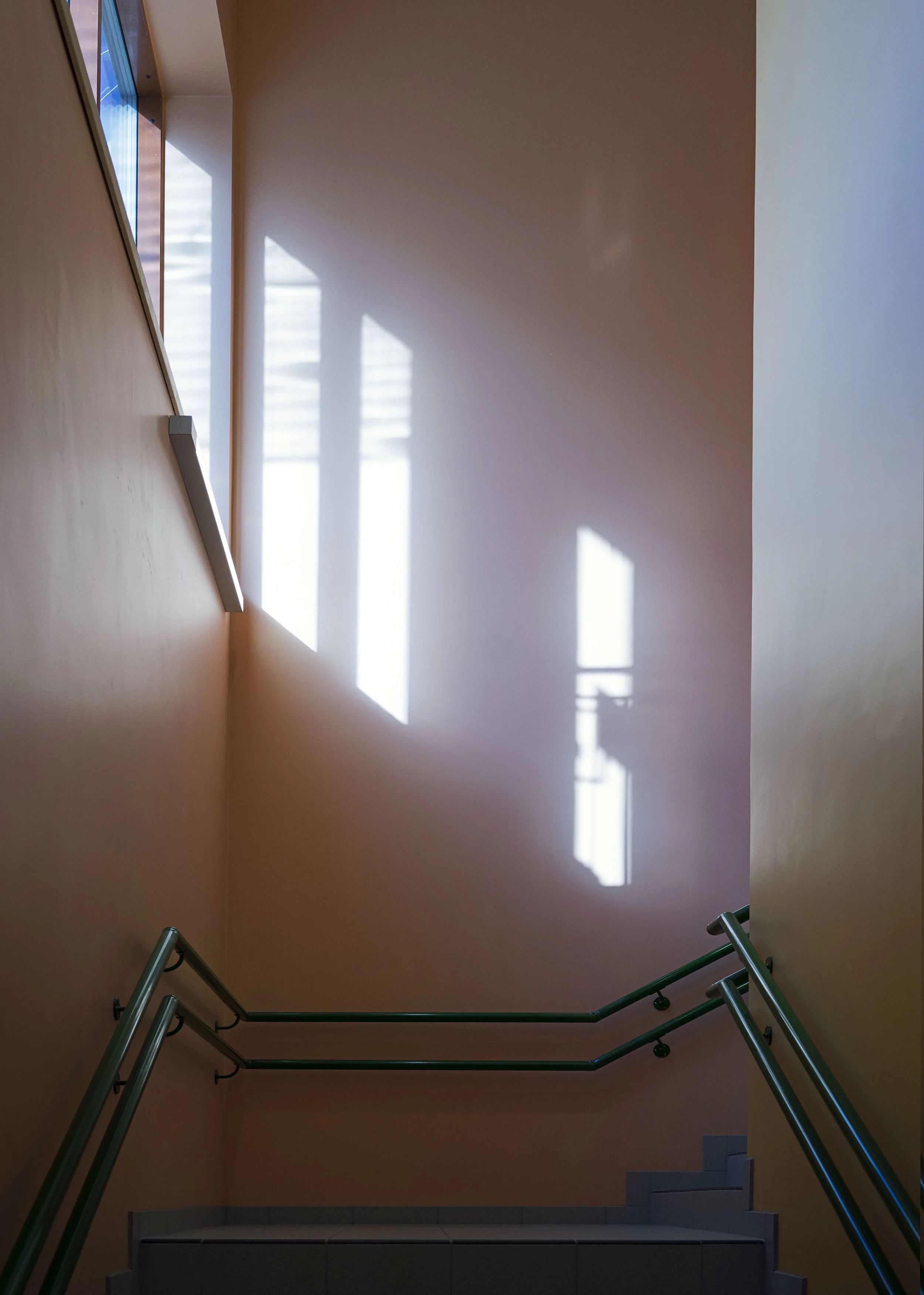 Planforum Arkitekter_Hebekk skole_Gymsal_Trapp_02_Foto Eli Haugen Sandnes.jpg