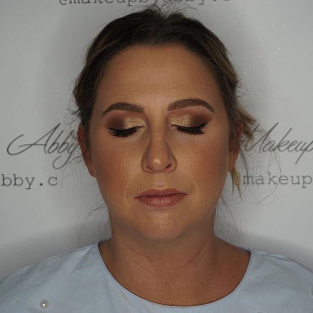 Ladies get in quick we are almost booked out for the races this month so if you’d like to nab a spot message now!✨🐎 #rockhamptonmakeupartist #cqmakeupartist #mua #makeupartist #raceday