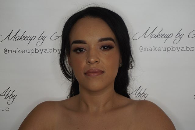 My beautiful bride from the weekend!! 👰 SWIPE to see the before! ✨💕 #wedding #makeupartist #rockhamptonmakeupartist #cqmakeupartist #bridal #bridalmakeup