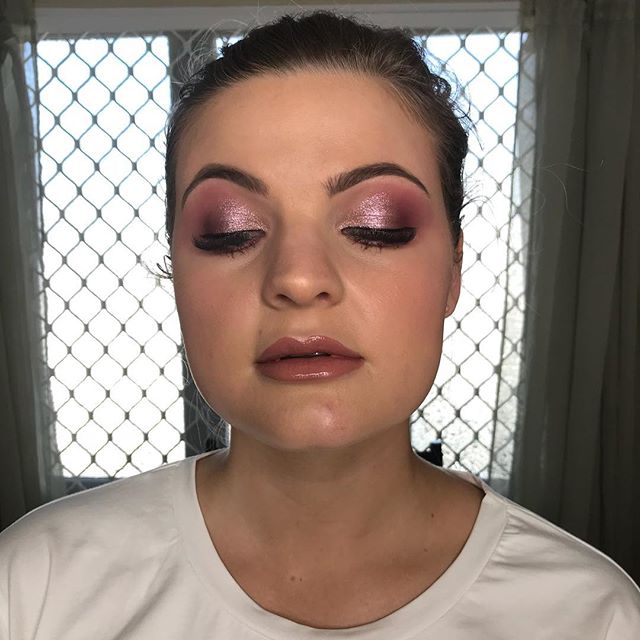 No photoshop. No filter. No facetune. Just makeup ✨x
#mua #makeupartist #rockhamptonmakeupartist #cqmakeupartist #meccabeautyjunkie #narrsist #maccosmetics #toofaced #peachesandcream #inglot