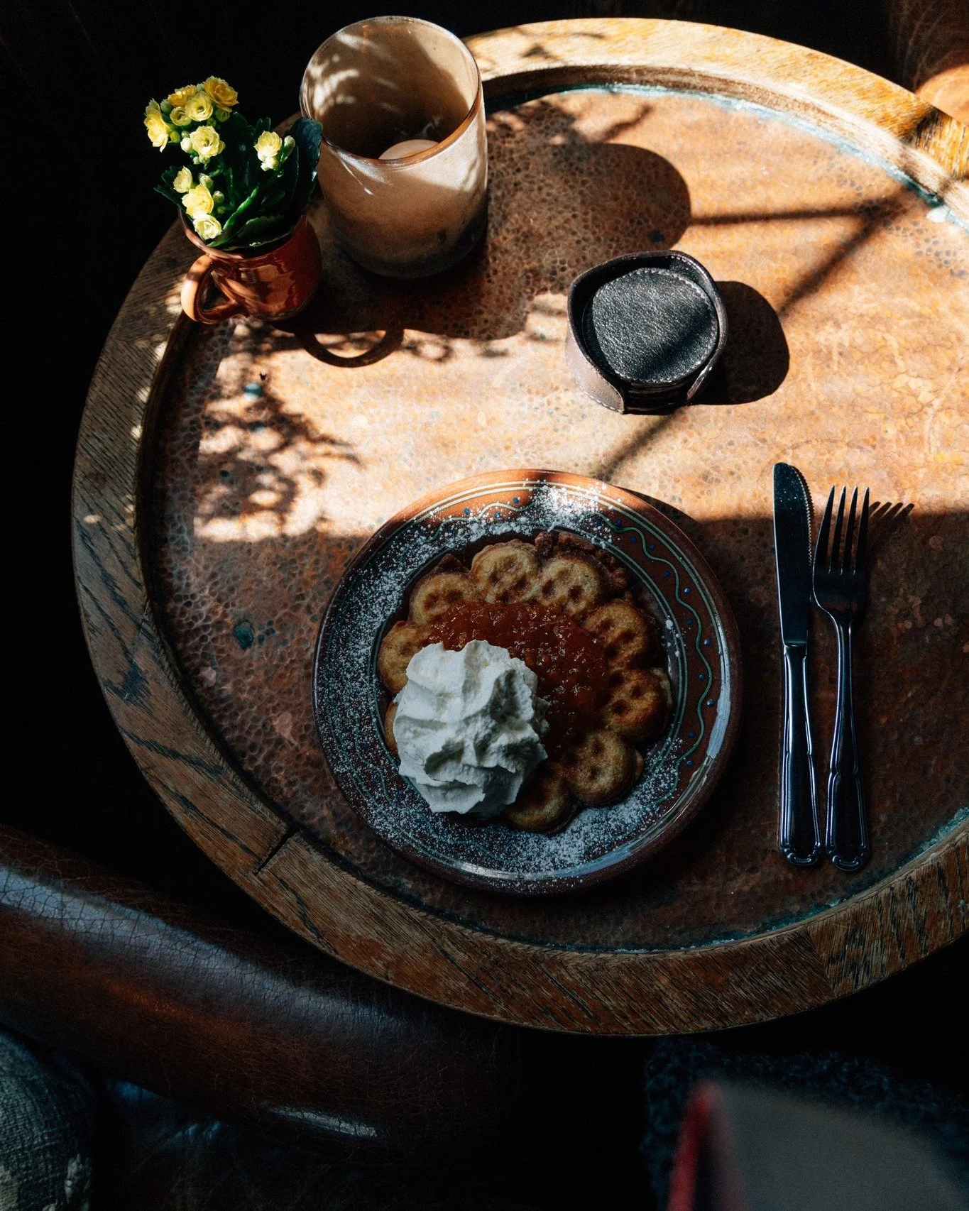 Under p&aring;sk erbjuder vi familjetid p&aring; Gammelg&aring;rden och pysslar om v&aring;ra yngre g&auml;ster lite extra. V&auml;lkommen till en of&ouml;rgl&ouml;mlig v&aring;r eller den femte &aring;rstiden, som vi kallar den 💛