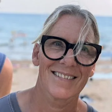 Carola - floor manager