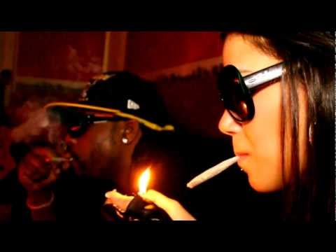 Dr Mikey Feat Lova Kij - MOI ET MA WEED