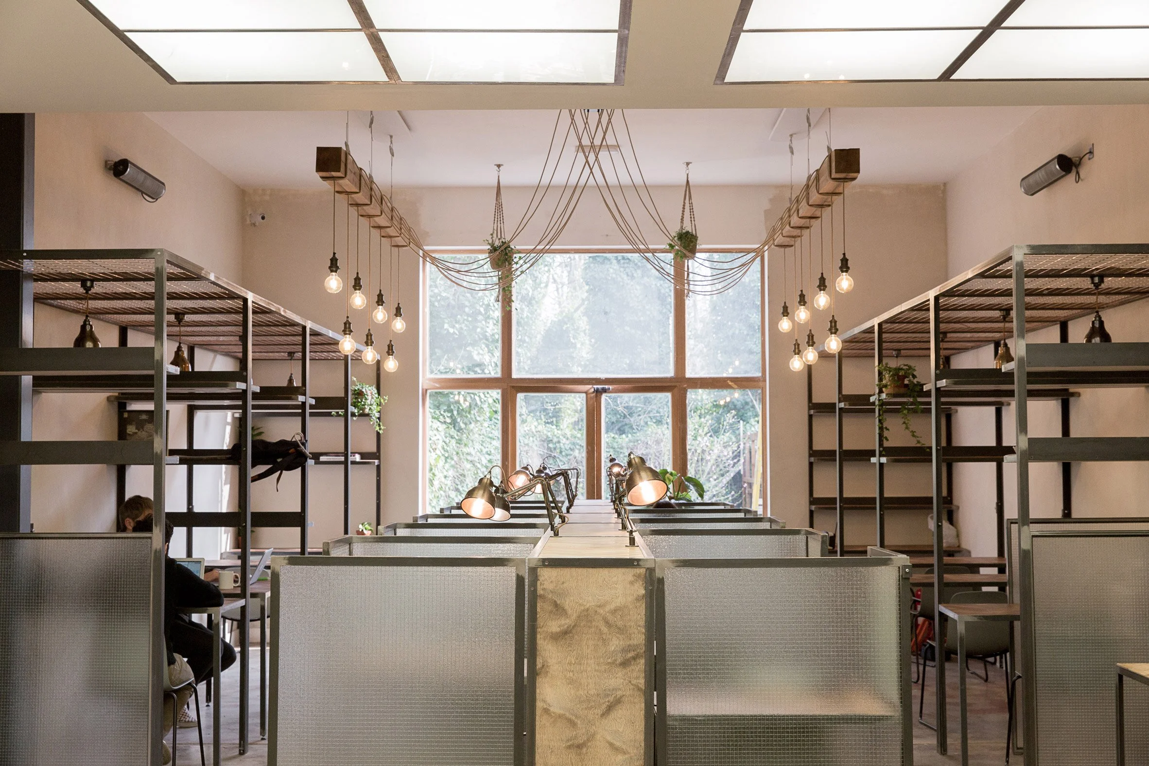 palmspace-alfie-lay-interiors_dezeen_2364_col_7.jpg