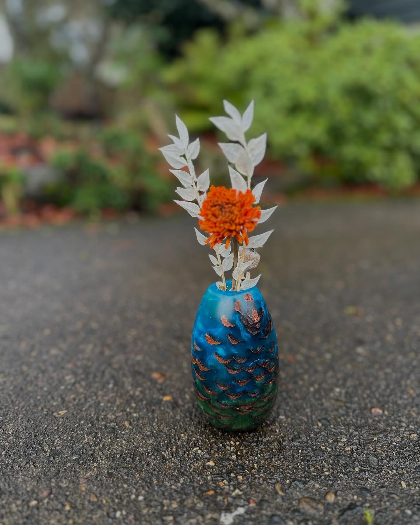 Vase. @ecopoxy resin and a pine cone.  #vase #turning #lathe #home #blue #green