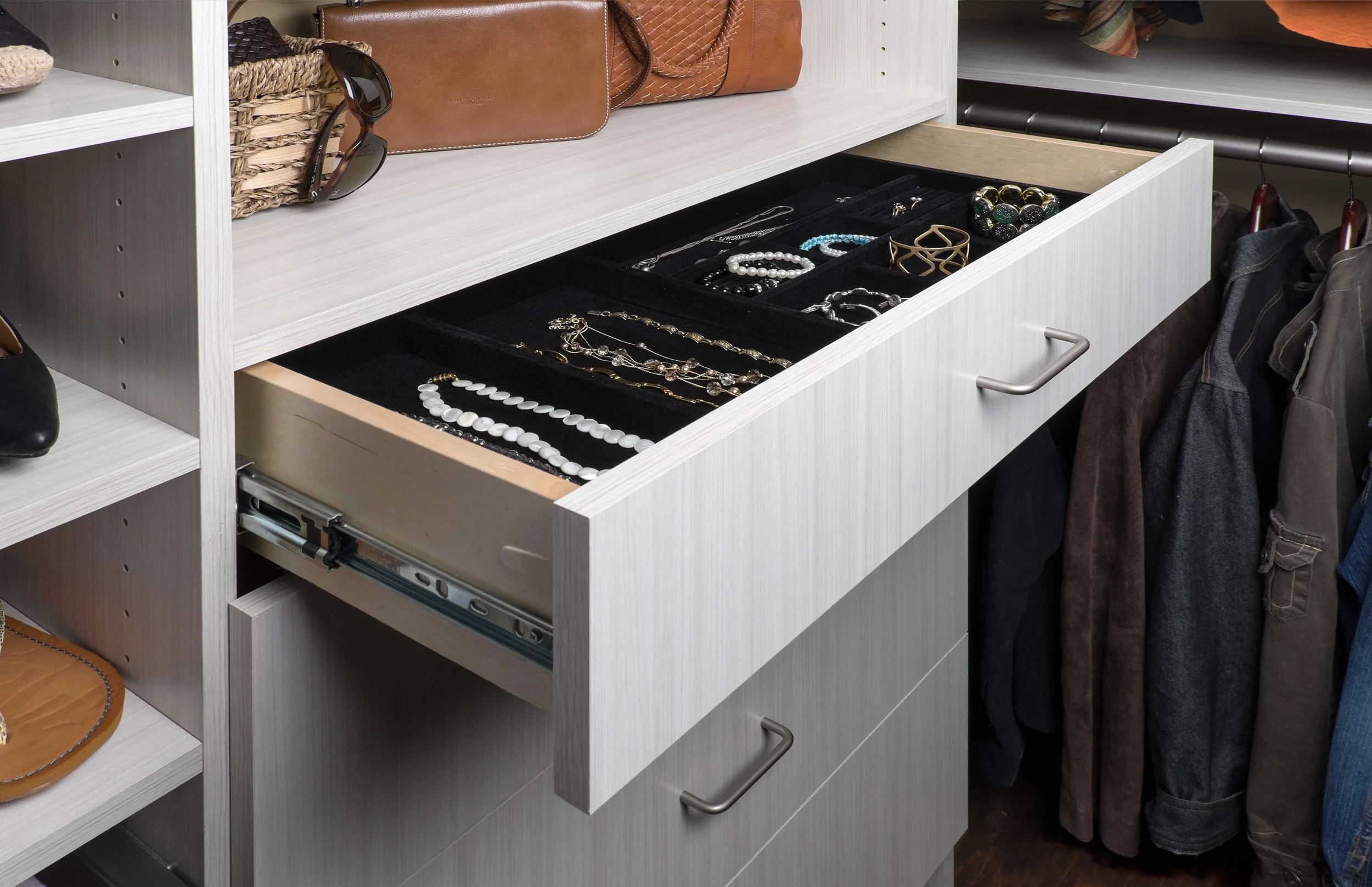 Arctic-Flat-Panel-Drawer-with-Jewelry-Insert-April-2014.jpg